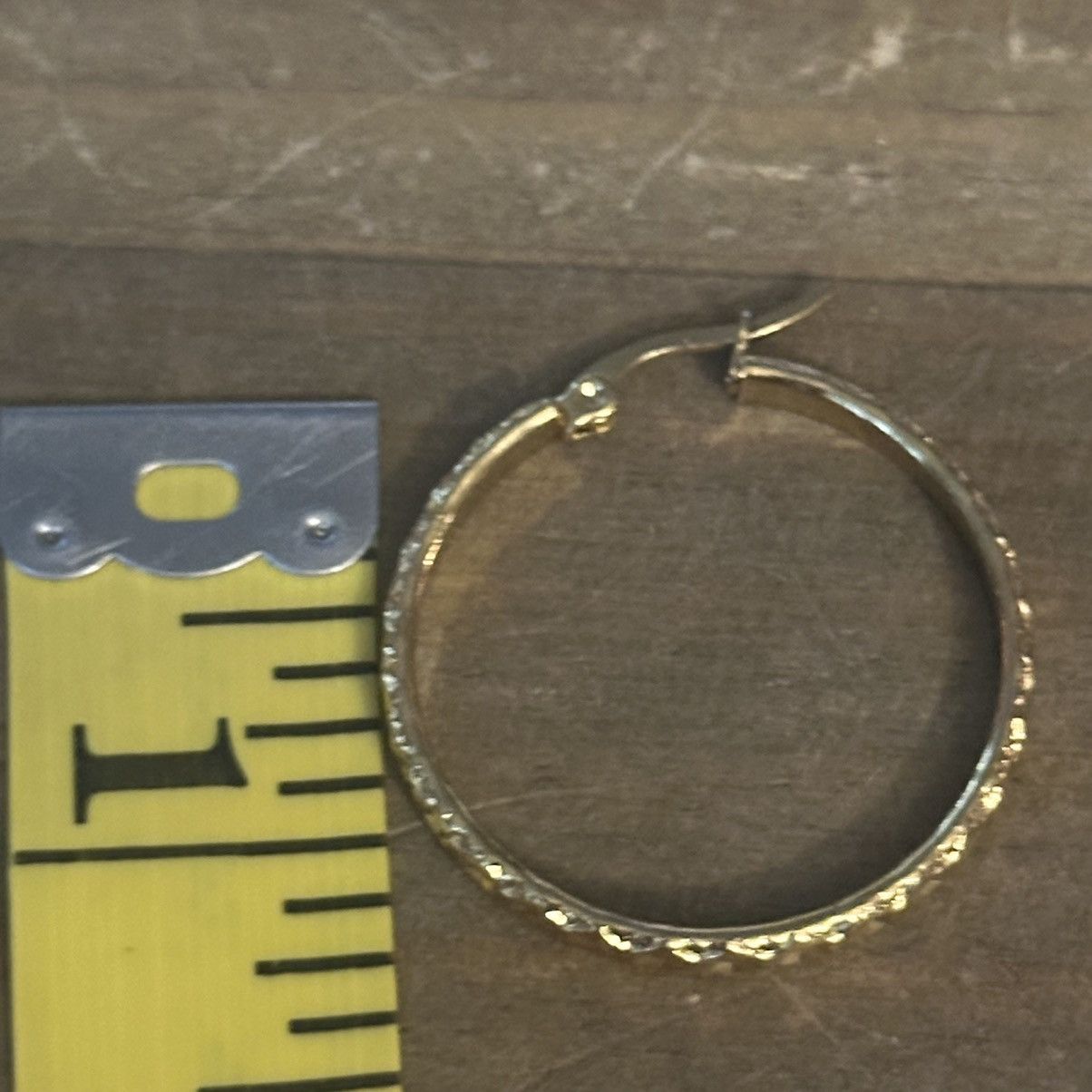 Other Gold tone etched hoop earrings Size ONE SIZE - 5 Thumbnail