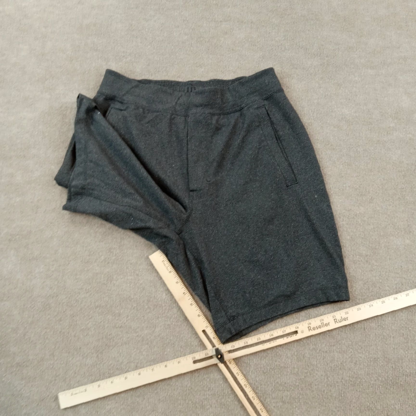 Lululemon Lululemon Athletic Shorts Mens Large Gray Elastic Waist Drawstring Pockets Gym Size US 31 - 2 Thumbnail