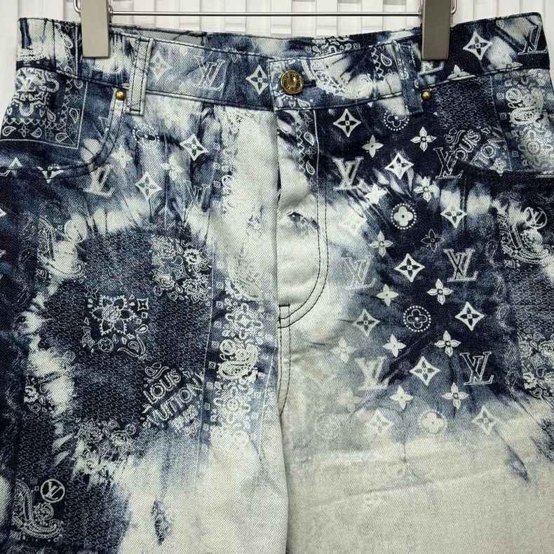 Louis Vuitton Louis Vuitton Denim Shorts with Flower Print -2505