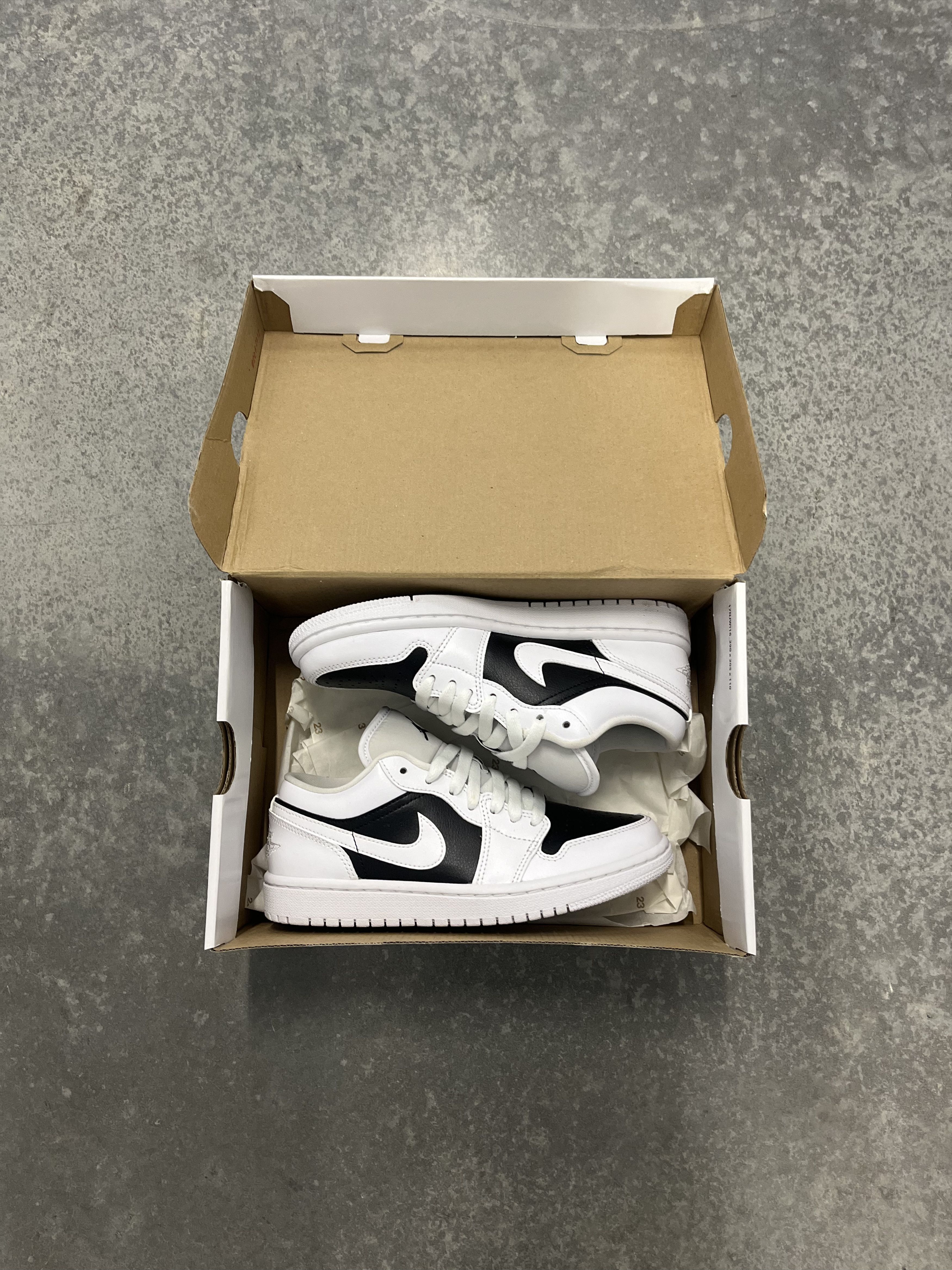 Nike Jordan 1 Low - Panda Sz6 Size US 6 / IT 36 - 1 Thumbnail
