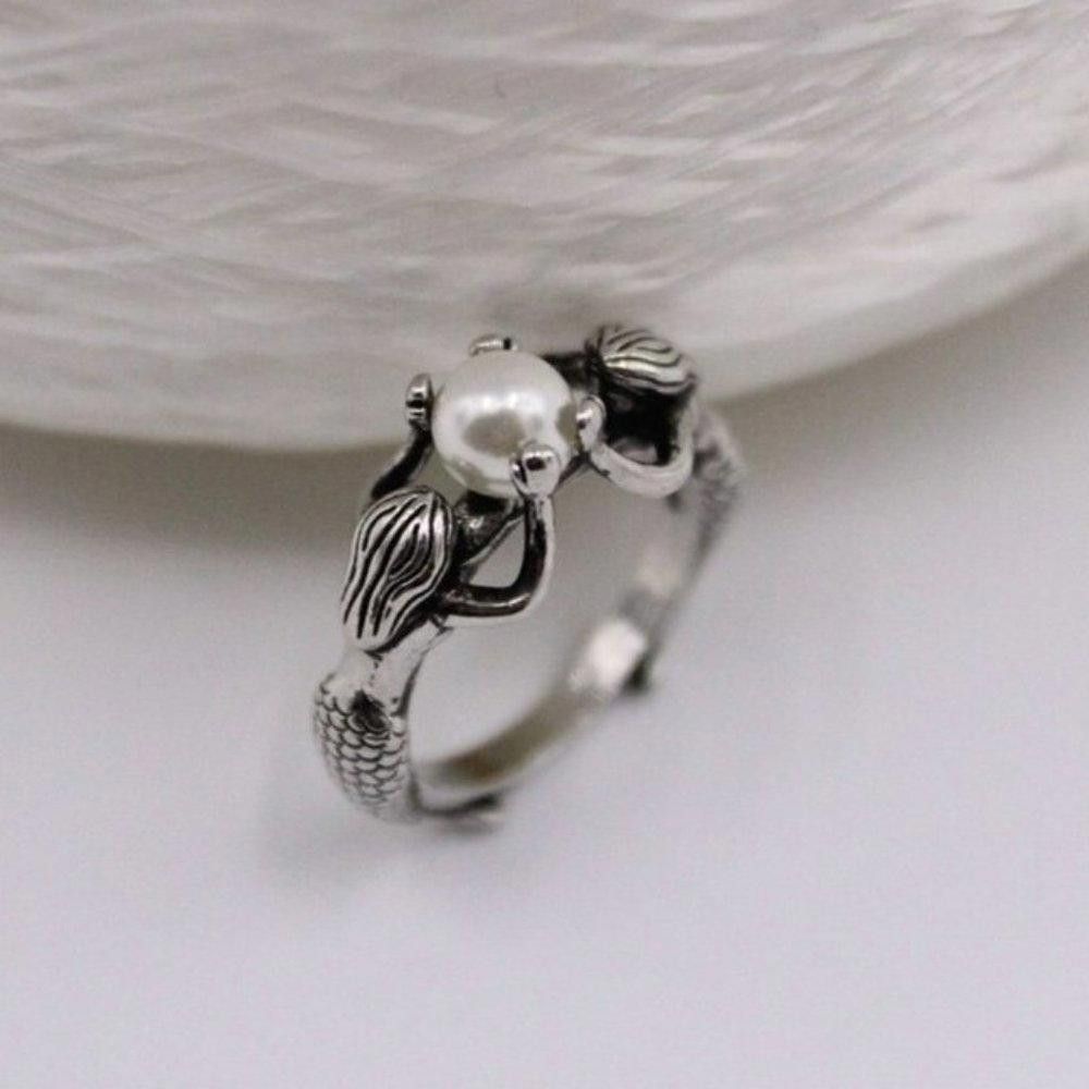 Designer Retro Mermaid Freshwater Pearl Antique Silver Ring - Size 7 Size ONE SIZE - 2 Thumbnail
