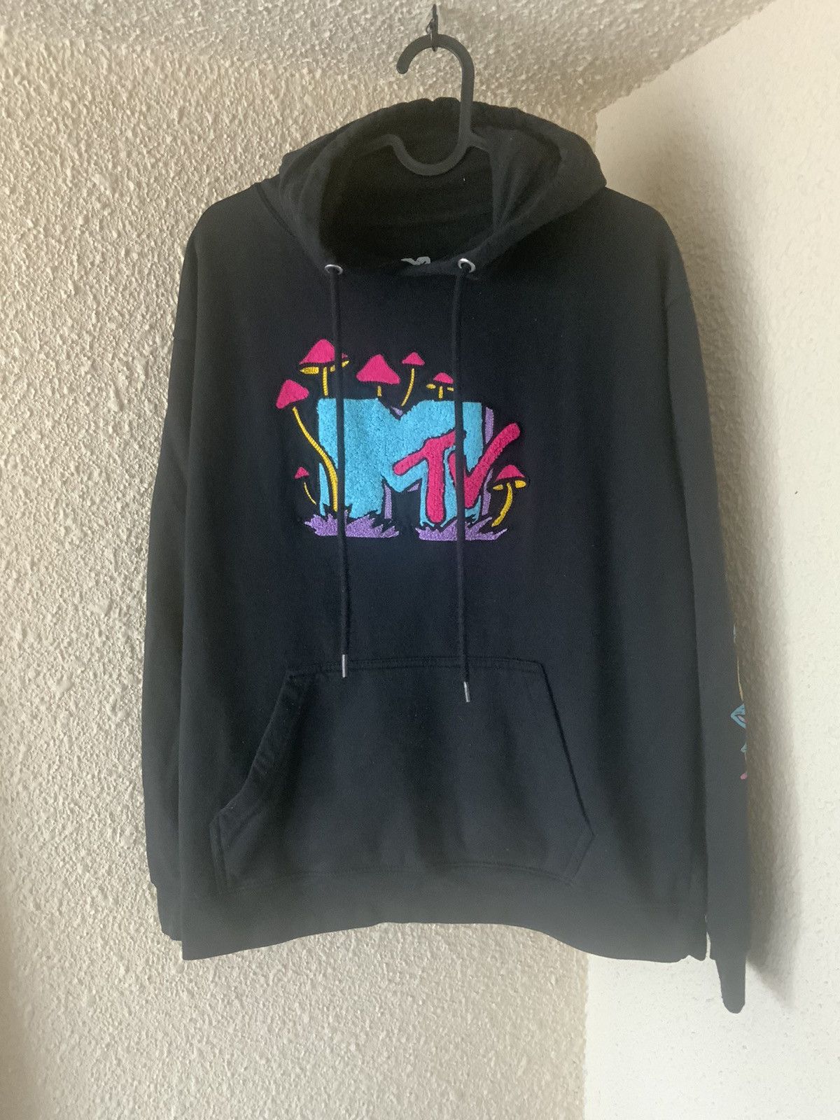 Mtv Mtv 🍄 Size US M / EU 48-50 / 2 - 2 Thumbnail