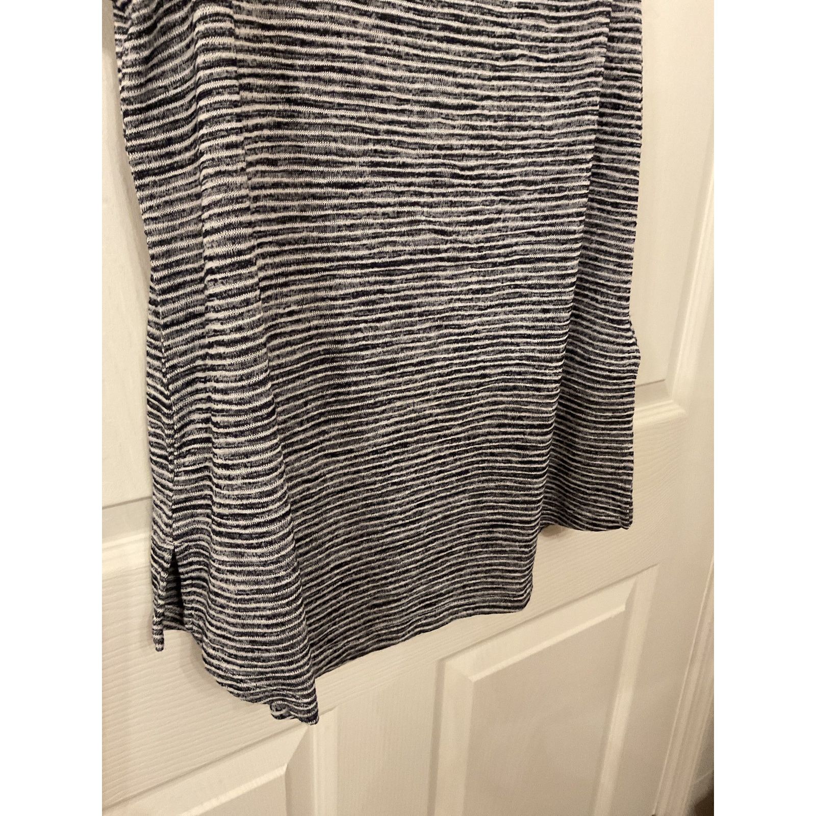 Athleta Athleta Lightweight Linen-Like Breezy Tank in Navy Stripe, S Size S / US 4 / IT 40 - 8 Thumbnail