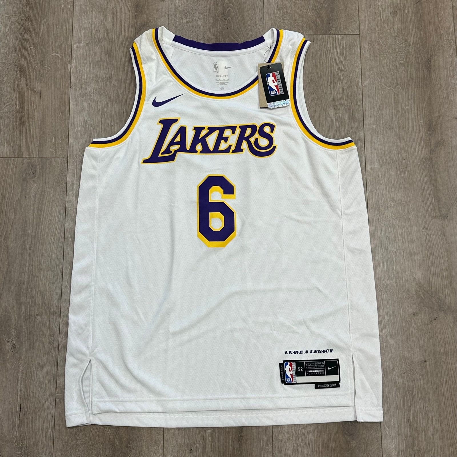 NBA × Nike Nike LeBron James Los Angeles Lakers Jersey size XL Size US XL / EU 56 / 4 - 1 Thumbnail