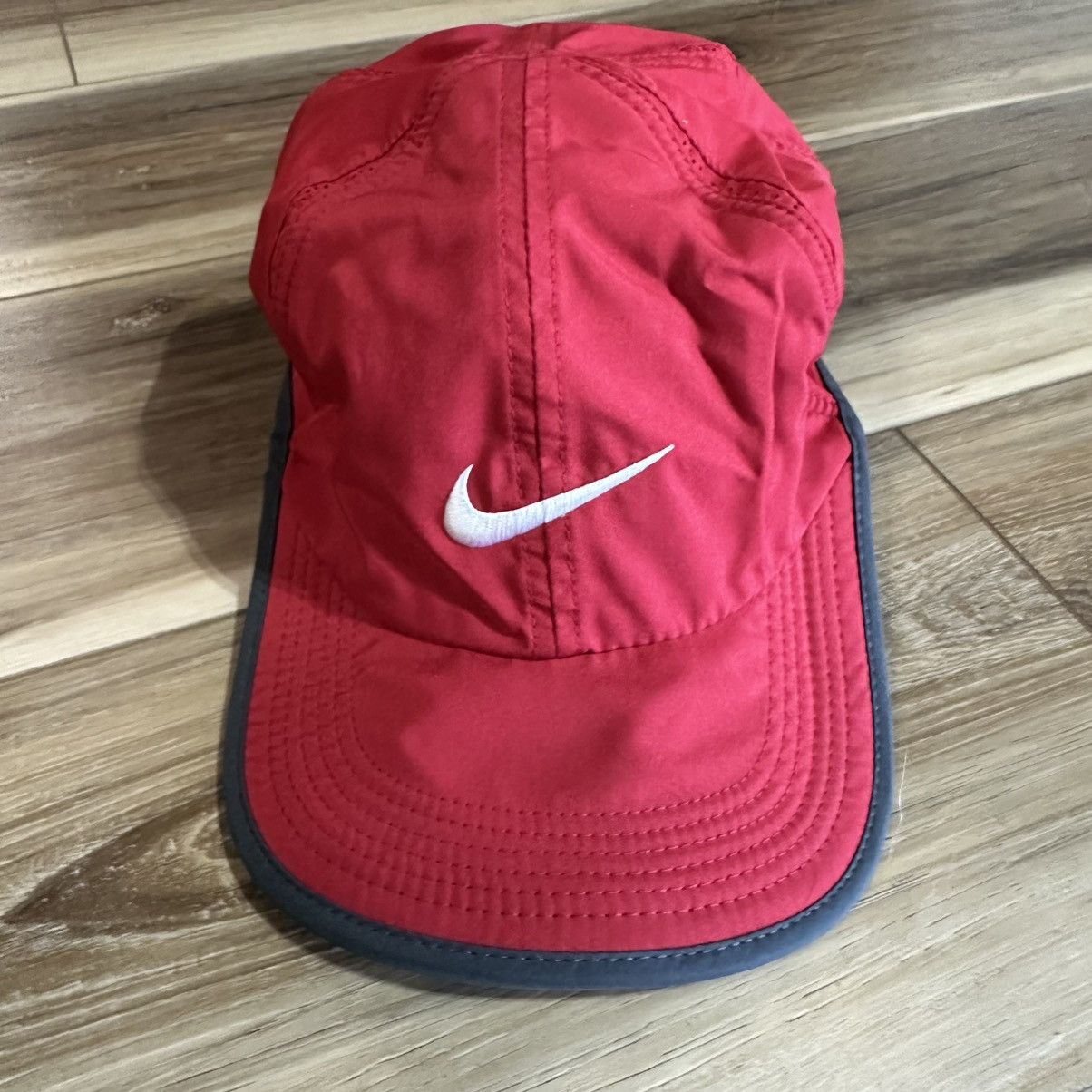 Nike Nike Featherlight Dri-Fit Strapback Adjustable Running Hat Size ONE SIZE - 2 Thumbnail