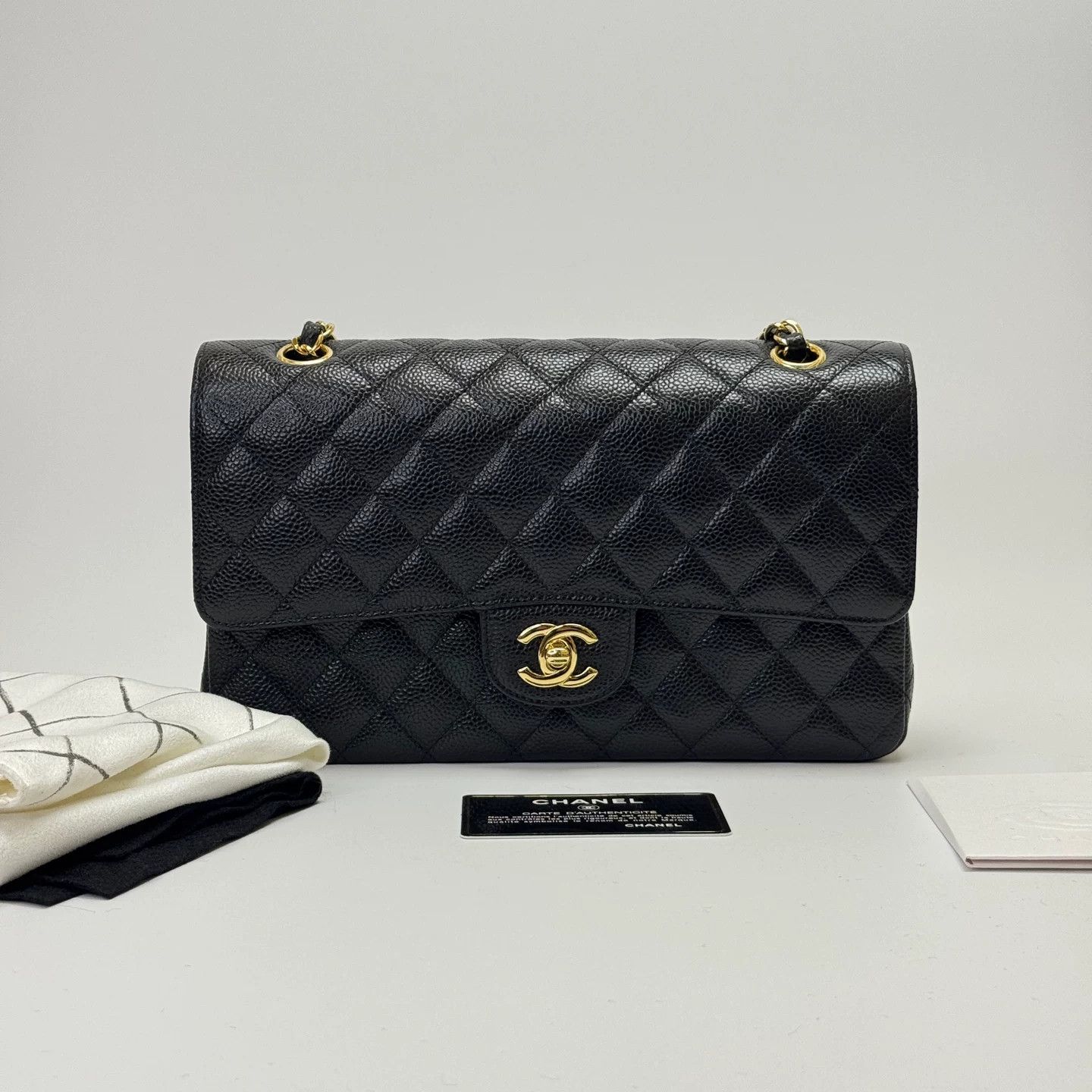 Chanel Pre-loved Bag Very good condition Size ONE SIZE - 1 Thumbnail