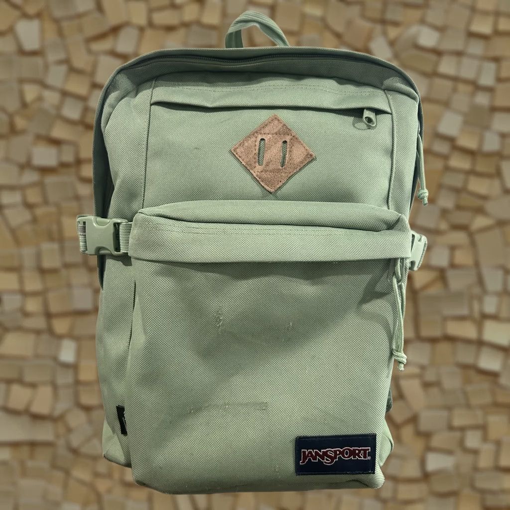 hunter green jansport backpack Right Pack The durable construction includes premium Cordura fabric and a suede leather bottom Loden Frost Eco Mesh Pack