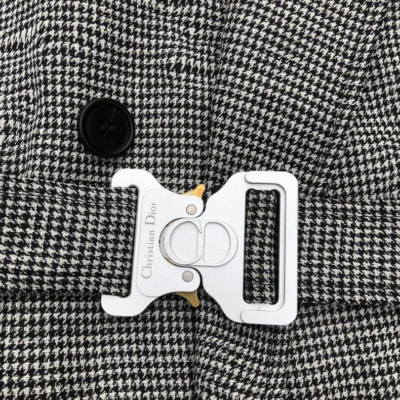 Dior Dior Qianniao metal check buckle coat 2501-Nextarrow Size US M / EU 48-50 / 2 - 3 Thumbnail