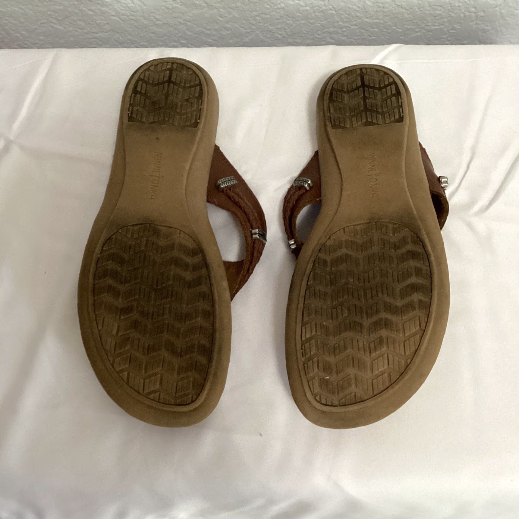Minnetonka Minnetonka Sandal Thong Women’s 9 Brown Silverthorne Embellished Casual/Travel Bohemian Beach Size US 9 / IT 39 - 6 Thumbnail