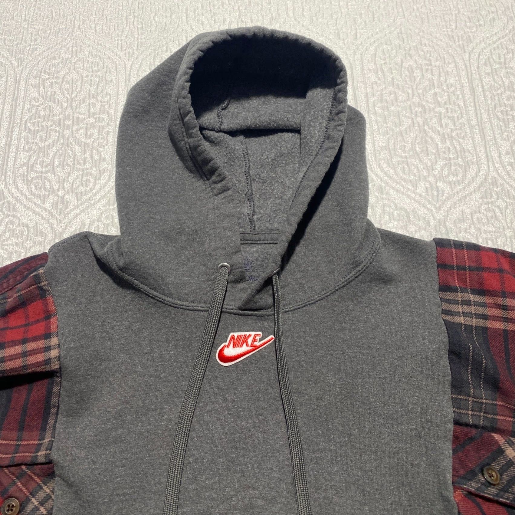 Fruit Of The Loom VINTAGE Nike Patch Reworked Cropped Hoodie Plaid Flannel Hybrid Grey Red S Hip Women? Size S / US 4 / IT 40 - 3 Thumbnail