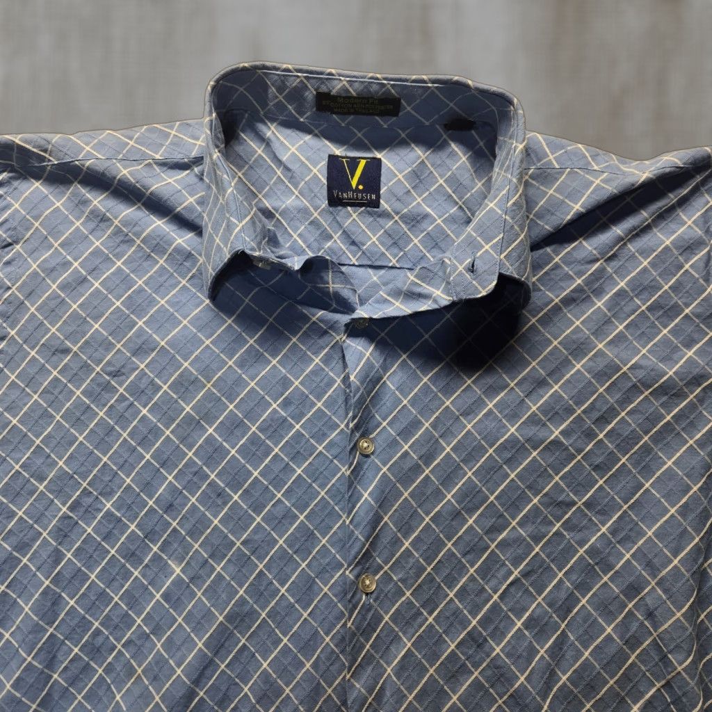 Van Heusen Van Heusen Shirt Blue Long Sleeve Button-Up Adult Men XL 17 17.5 34/35 Size Regular Size US XL / EU 56 / 4 - 1 Thumbnail