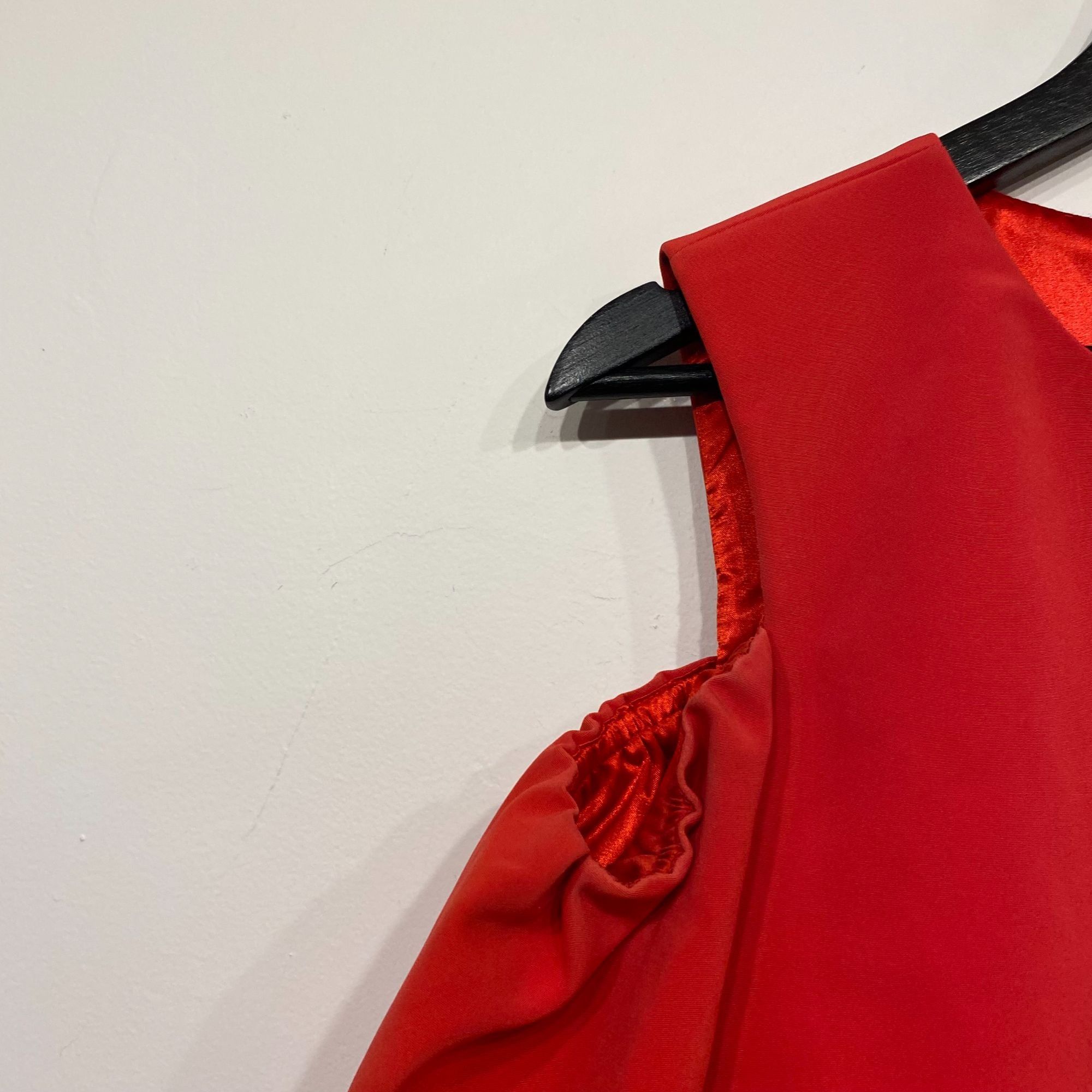 Monique Lhuillier Monique Lhuillier Red Cold Shoulder Sheath Special Event Dre Size M / US 6-8 / IT 42-44 - 3 Thumbnail