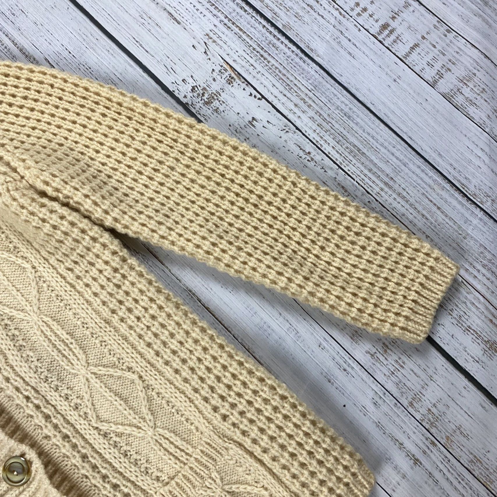 Vintage VINTAGE Gaeltarra Irish Wool Sweater Dress Womens 40" Ivory Chunky-Knit Fisherman Cardigan Fall Winter Size S / US 4 / IT 40 - 4 Thumbnail