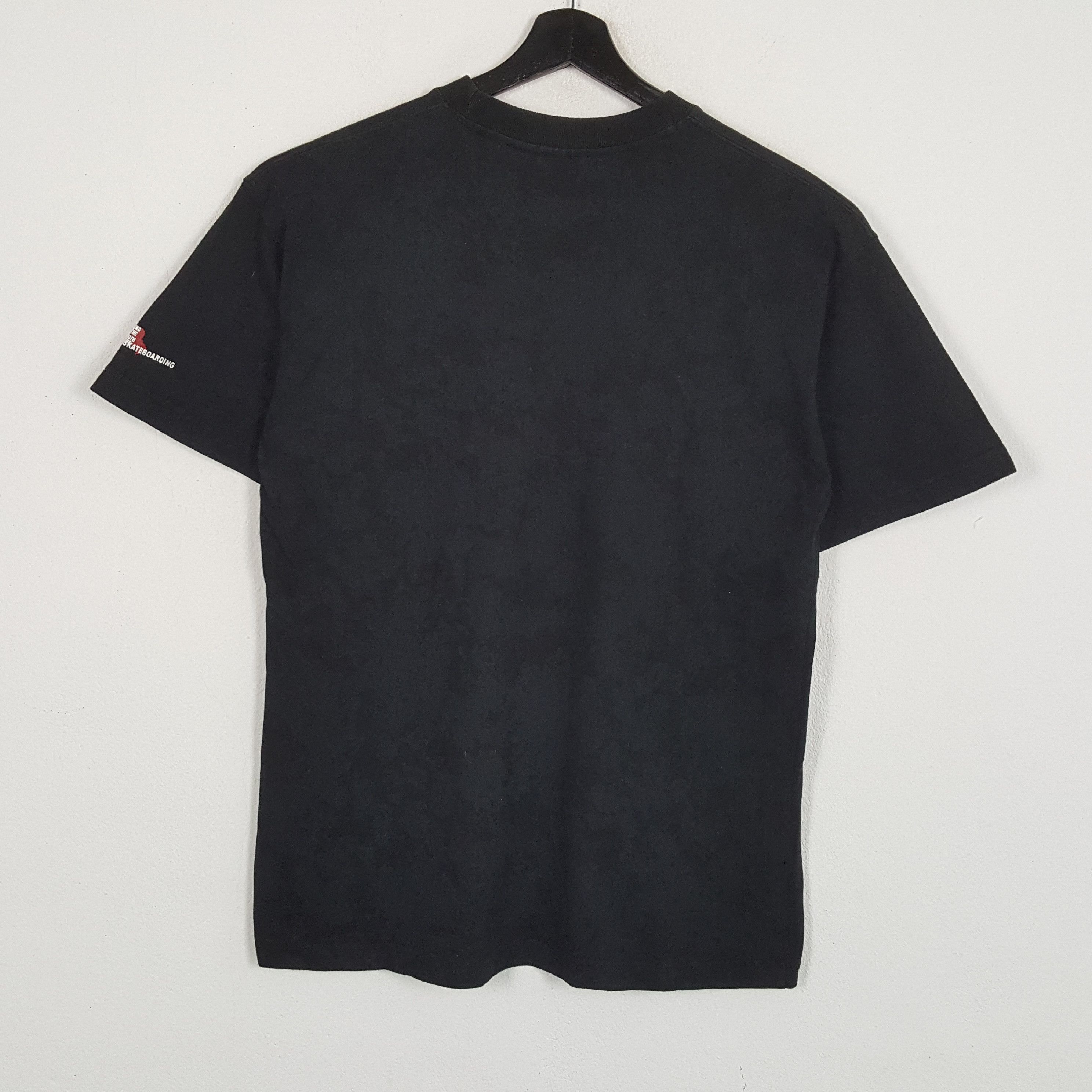 Tony Hawk × Vintage TONY HAWK SKATE Streetwear Skateboard Style Tshirt Size US L / EU 52-54 / 3 - 3 Thumbnail