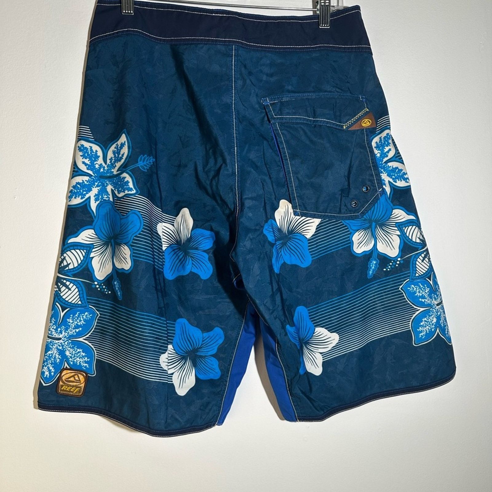 REEF Reef Tropical Board Shorts Size US 28 / EU 44 - 3 Thumbnail