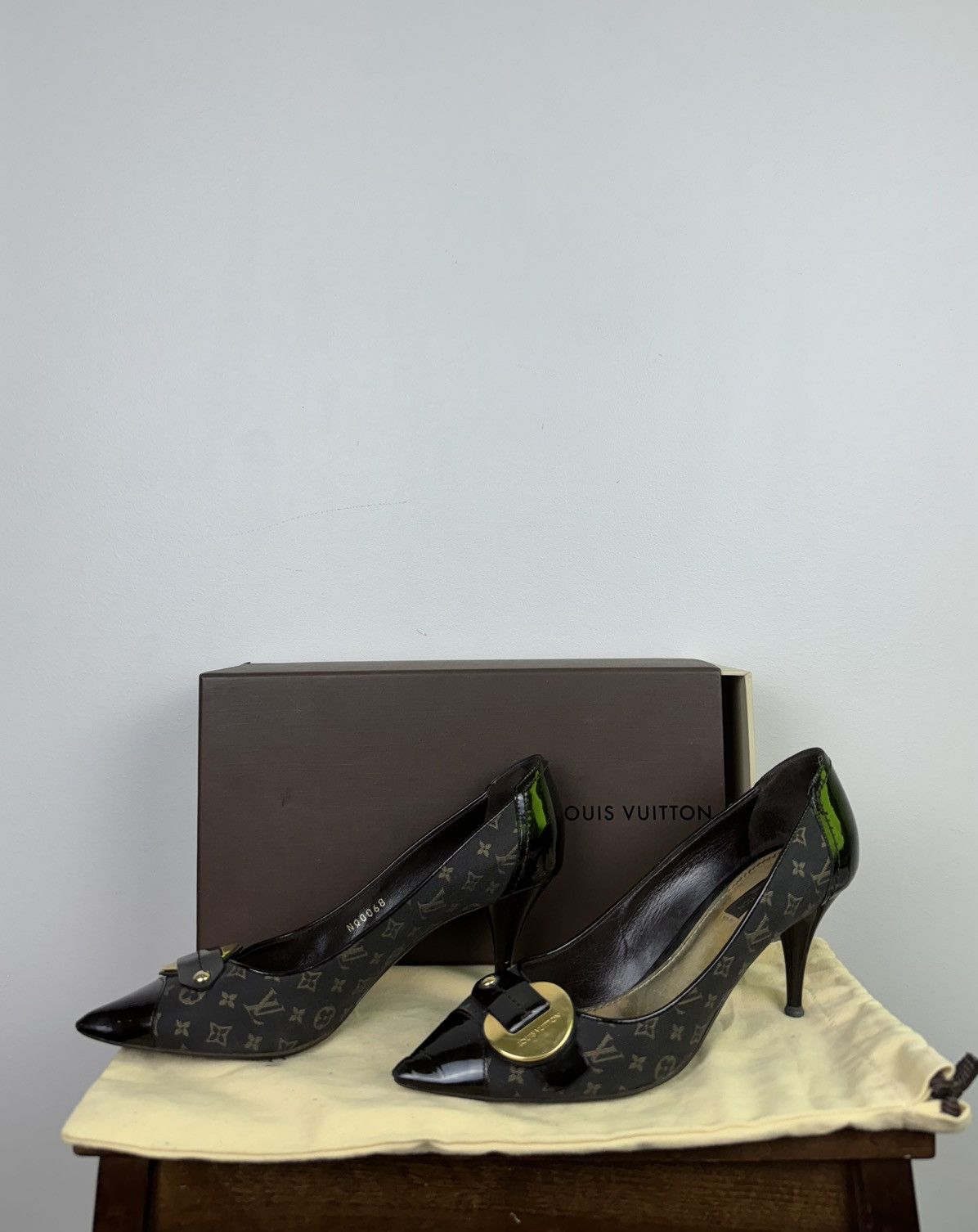 Louis Vuitton Luxury Louis Vuitton monogram LV heel boots original item Size US 7.5 / IT 37.5 - 1 Thumbnail