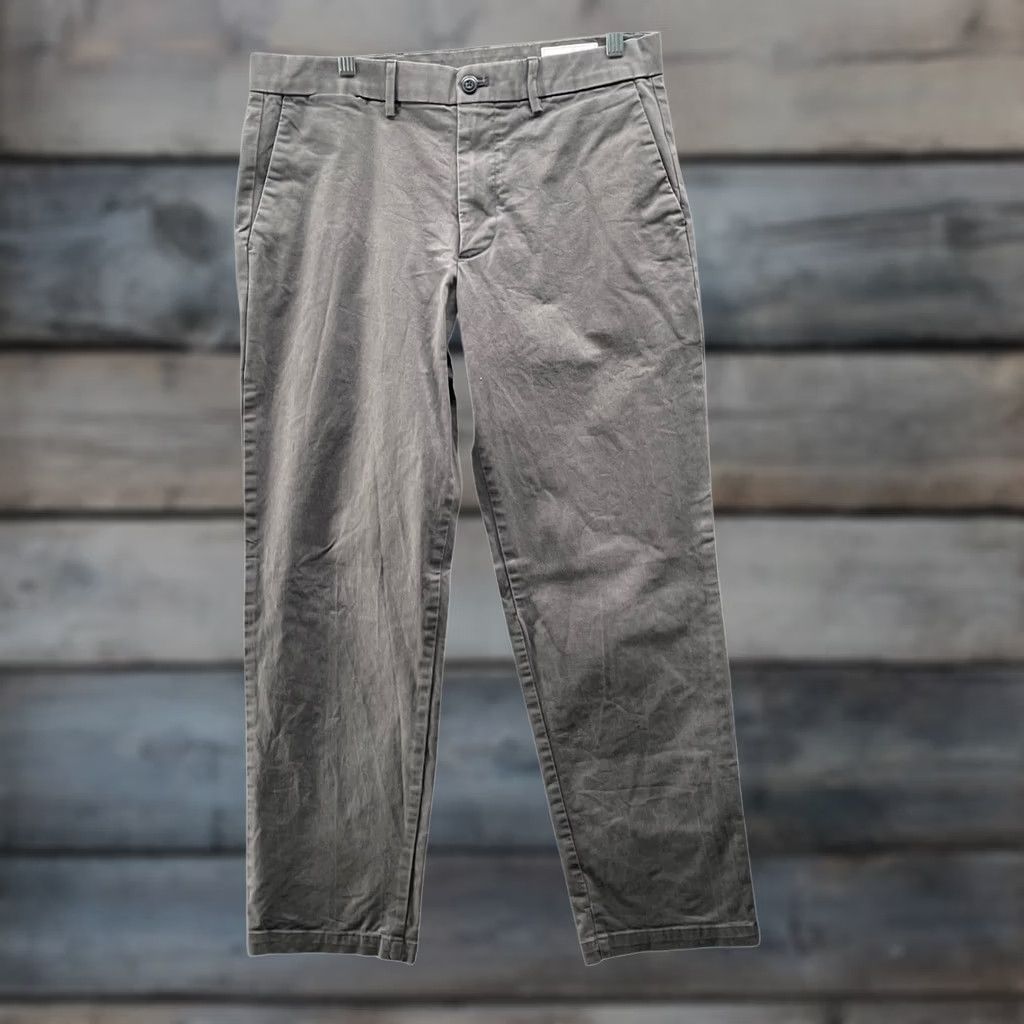 Gap VINTAGE? No — Gap Relaxed Khaki Chino Pants Mens 32x30 Gray Stretch Size US 32 / EU 48 - 1 Thumbnail