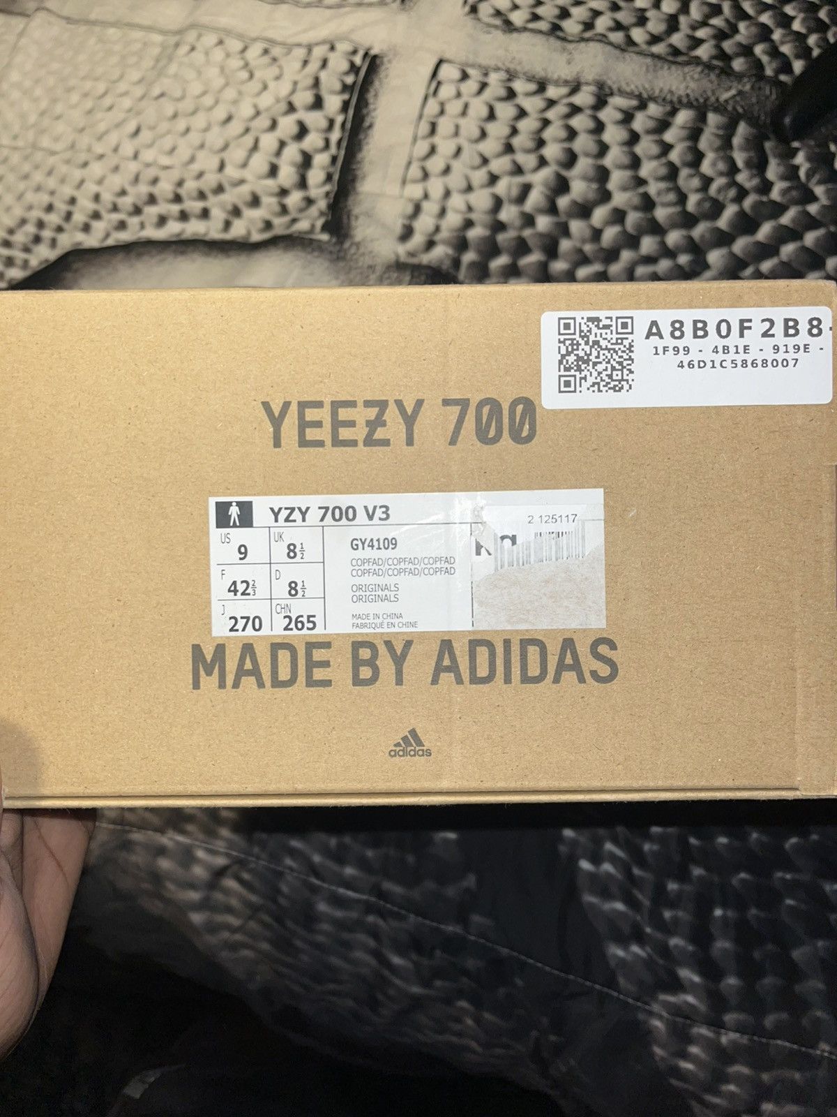 Kanye West × Yeezy YZY 700 v3 Copper Fade Size US 9 / EU 42 - 6 Thumbnail