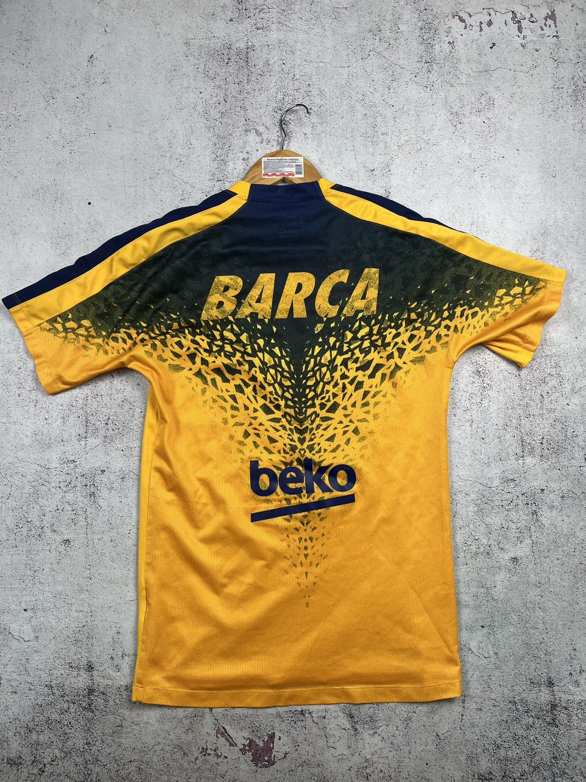 Nike NIKE BARCELONA TRAINING SOCCER JERSEY FOOTBALL SHIRT ORANGE Size US S / EU 44-46 / 1 - 7 Thumbnail