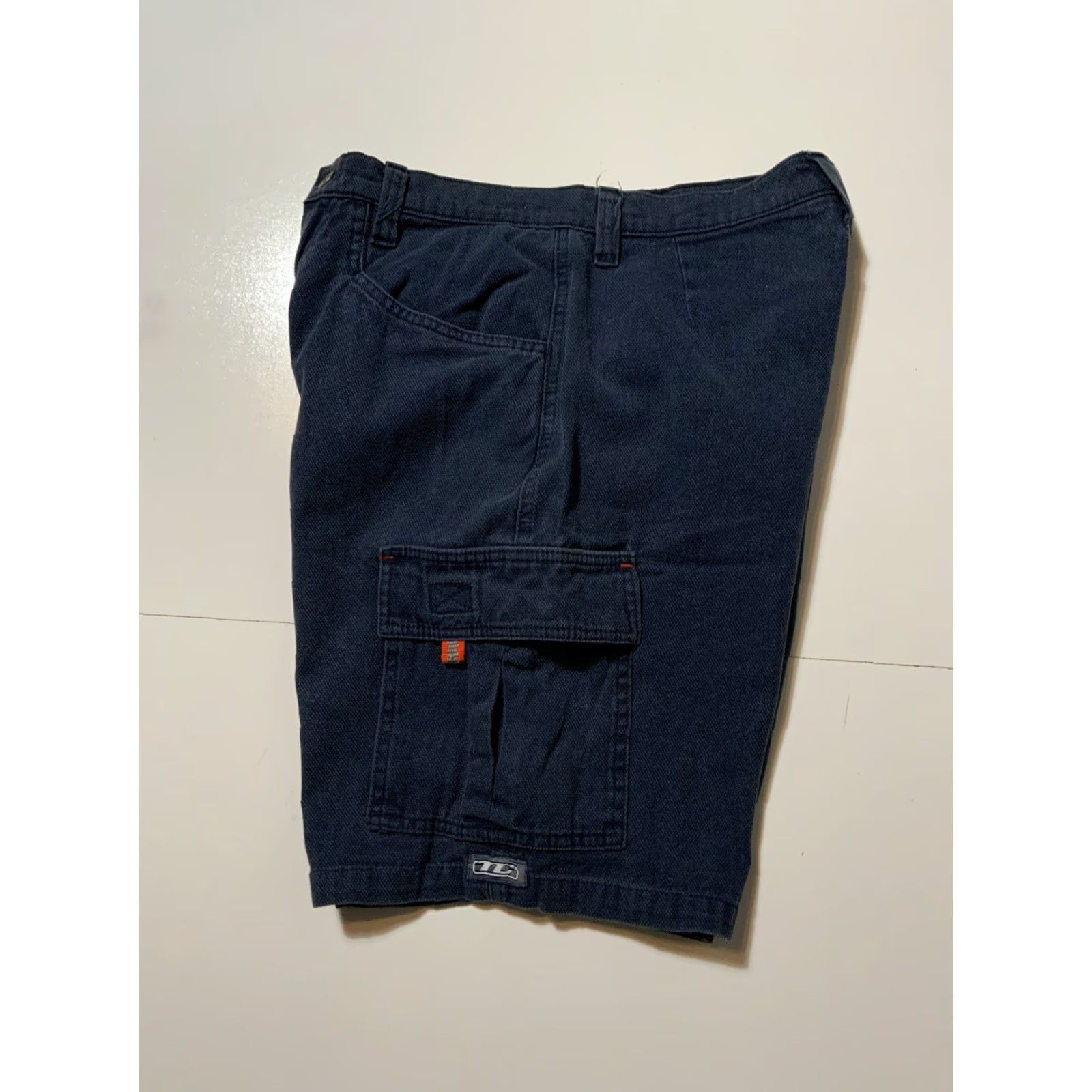 4SDESIGNS VINTAGE Town & Country Designs Textured Cargo Skate Shorts Sz. 31 Mens Blue Cargo 31" Waist Inseam 10" Outseam 20.5" Size US 31 - 2 Thumbnail