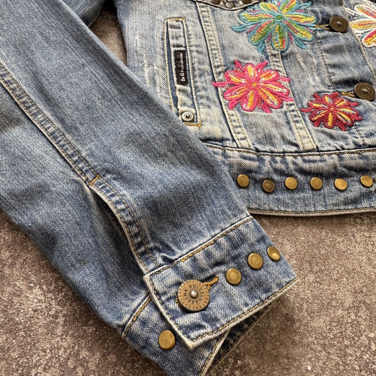 Dolce & Gabbana D&G Dolce & Gabbana Vintage Embroidered Floral Denim Jacket Size S / US 4 / IT 40 - 10 Thumbnail