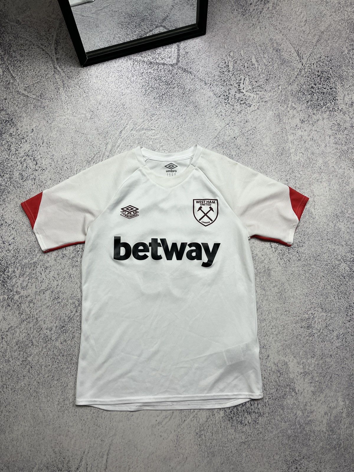 Umbro 2021/22 West Ham Umbro Soccer Training Jersey Football Shirt Size US S / EU 44-46 / 1 - 1 Thumbnail