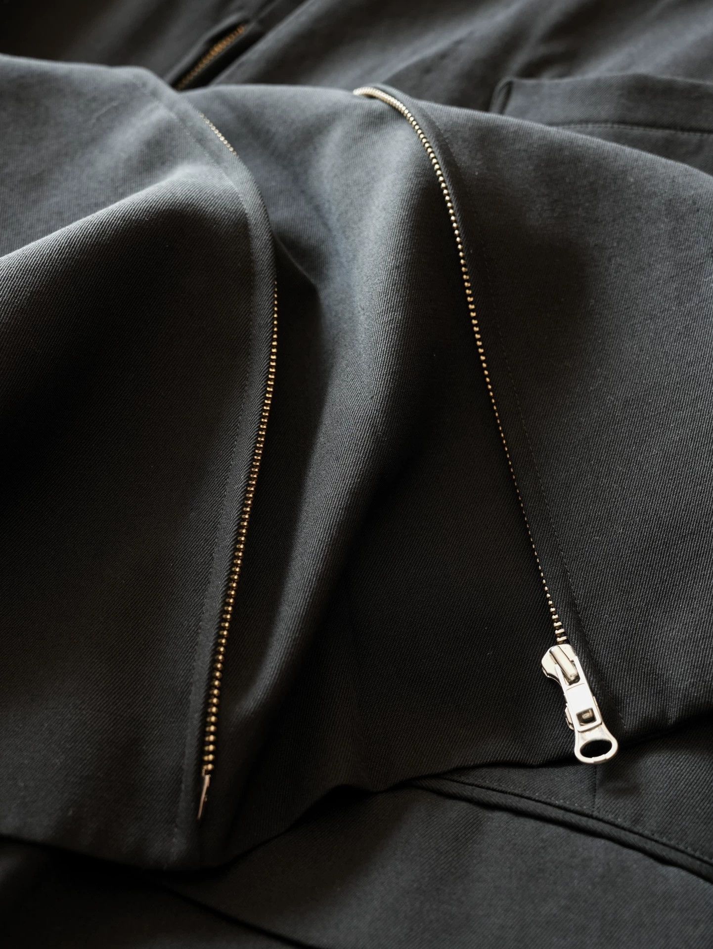 Yohji Yamamoto Yohji Yamamoto 04AW Shawl Collar Zipper Runway Coat Size US L / EU 52-54 / 3 - 7 Thumbnail