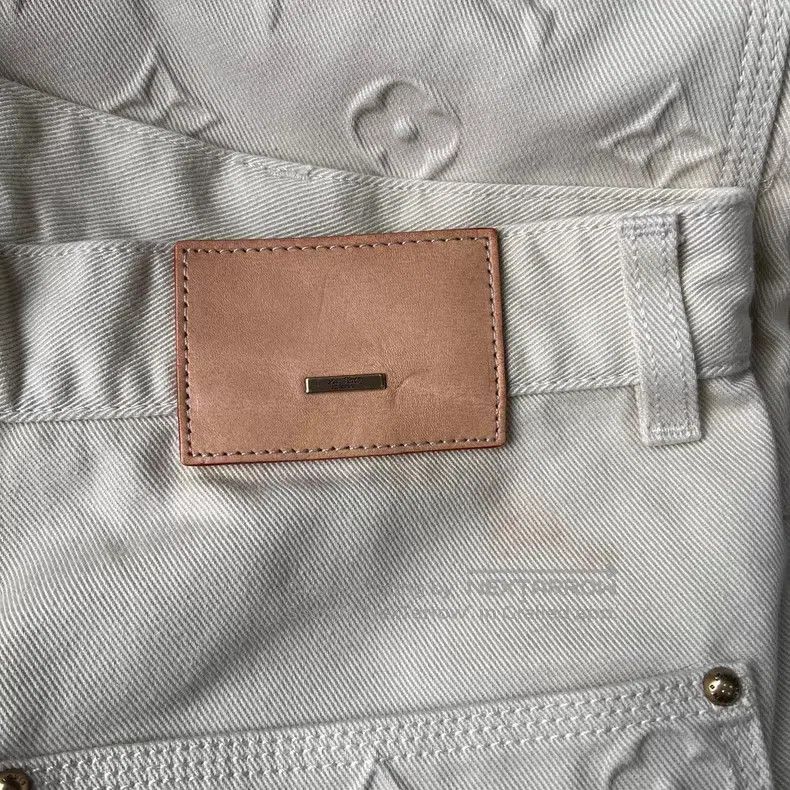 Louis Vuitton Louis Vuitton Beige embossed full-print logo jeans Size US 29 - 5 Thumbnail