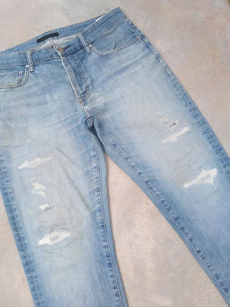 Japanese Brand Vintage Uniqlo Distressed Jeans 33x29 Size US 33 - 3 Thumbnail