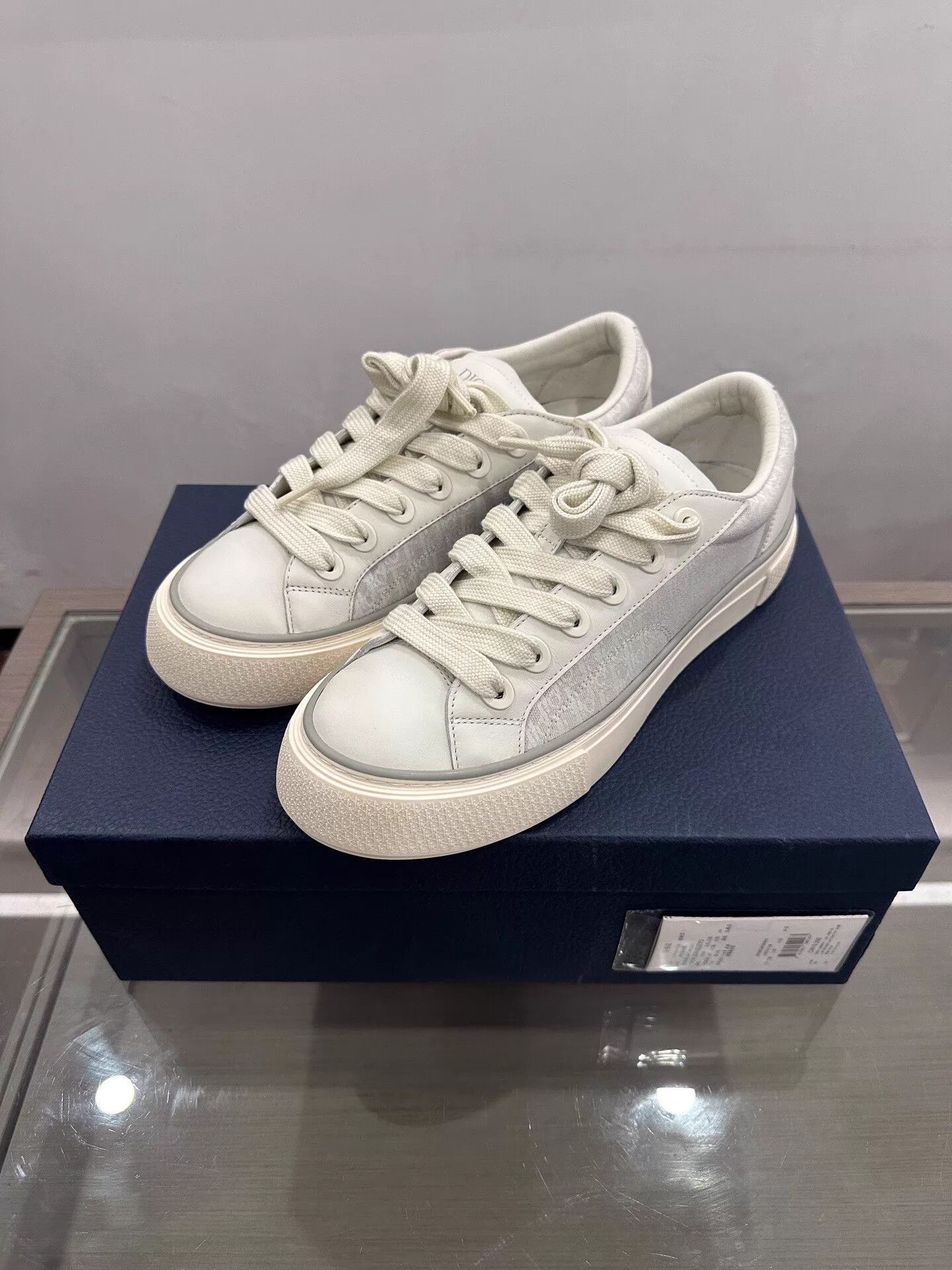 Dior Dior Jdub B33 Oblique Logo Men's White Sneaker 44 Size US 11 / EU 44 - 1 Thumbnail