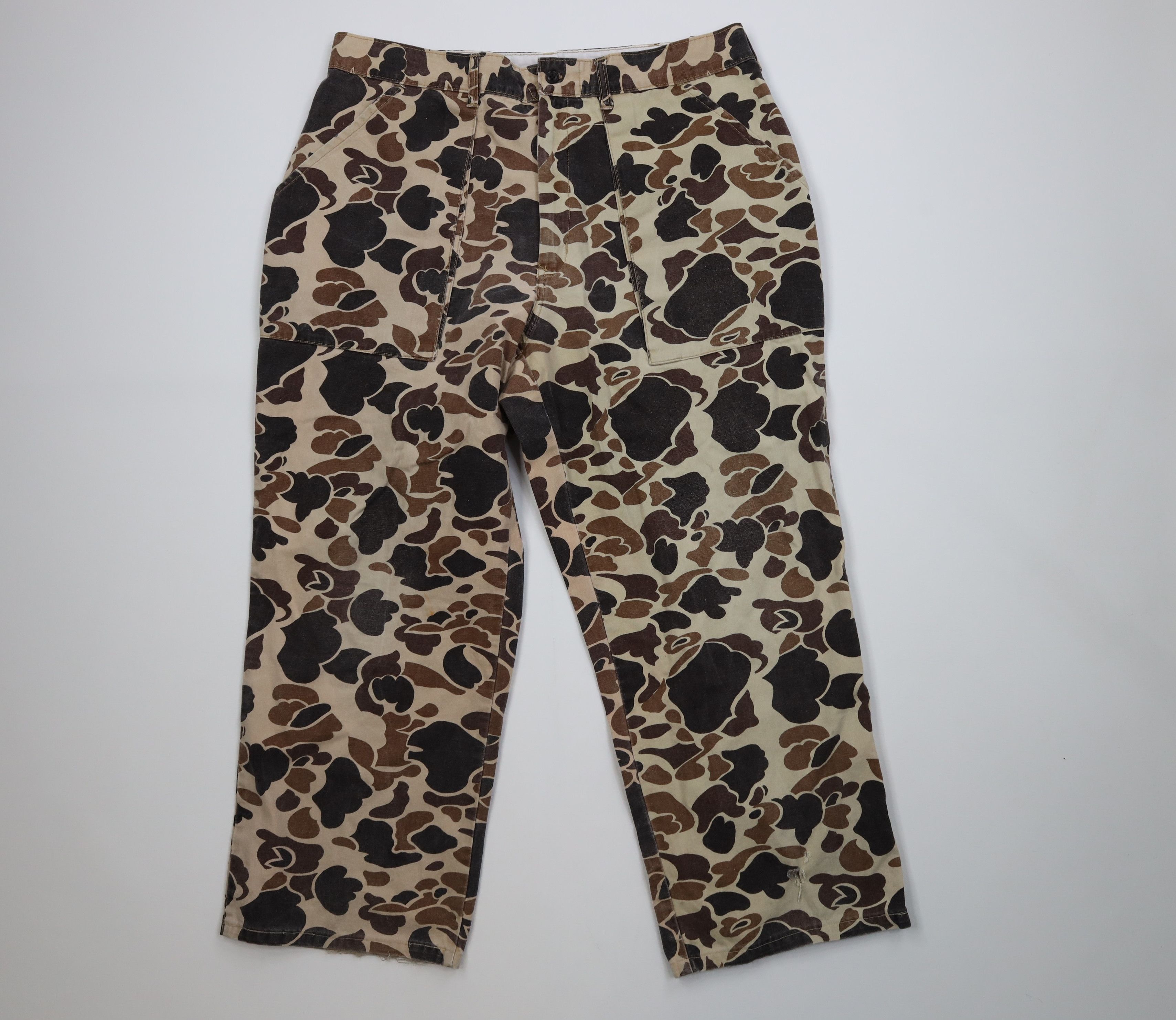 Vintage Vintage 70s 80s Streetwear Duck Camouflage Wide Leg Pants Size US 36 / EU 52 - 1 Thumbnail