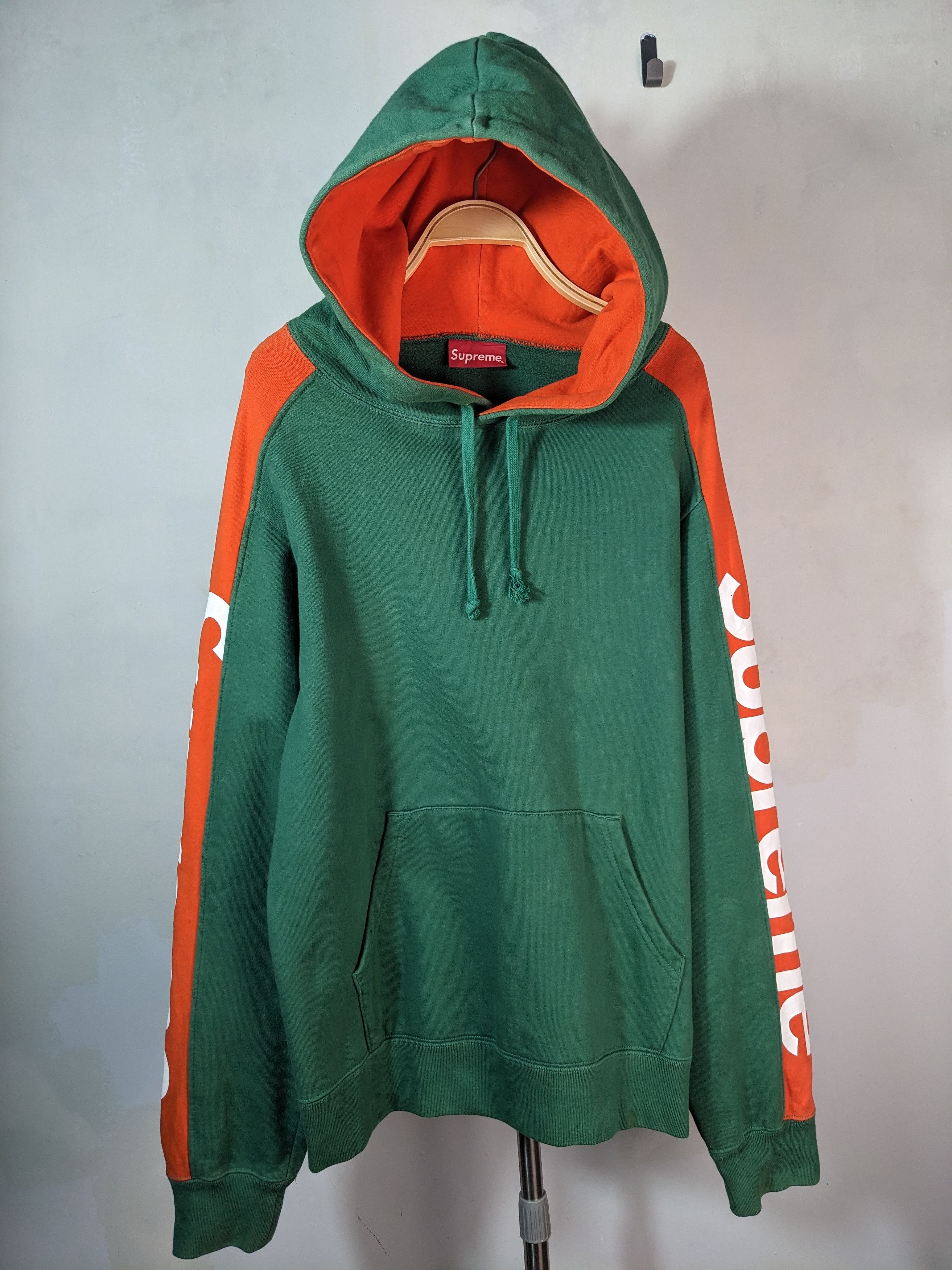 Supreme Supreme Sideline Hooded Sweatshirt small | Grailed