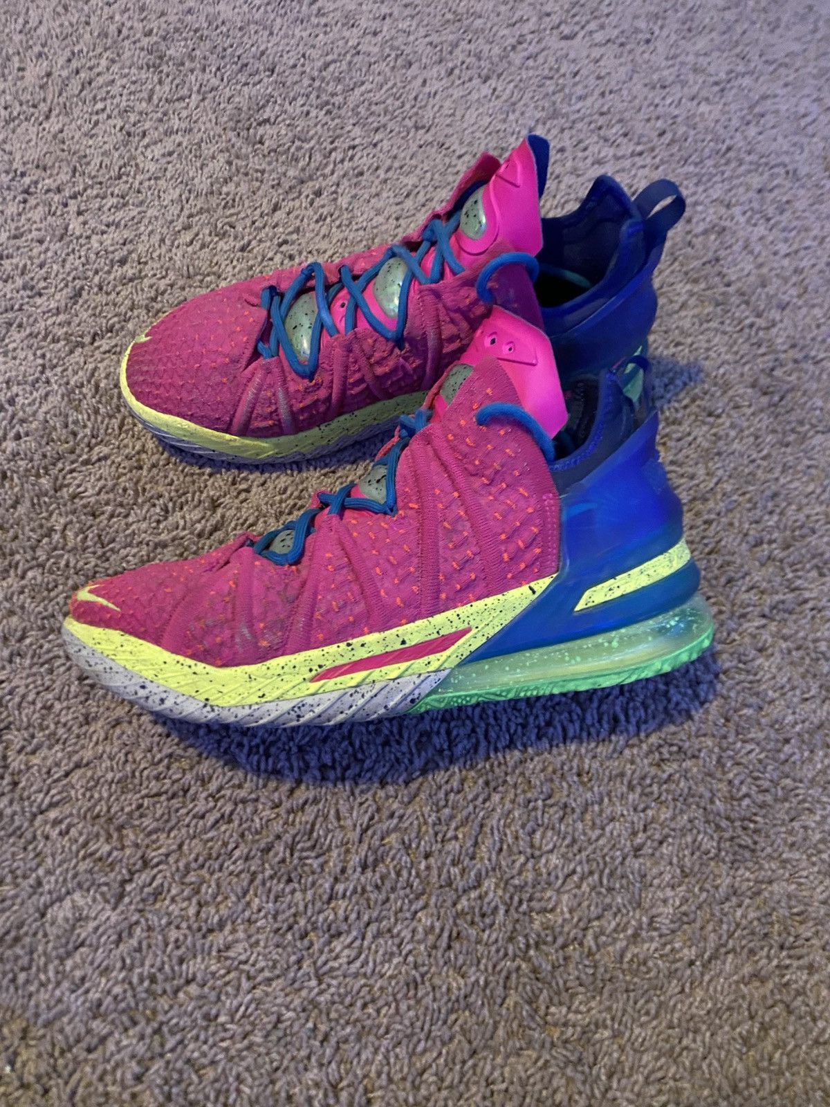 Nike Lebron 18 