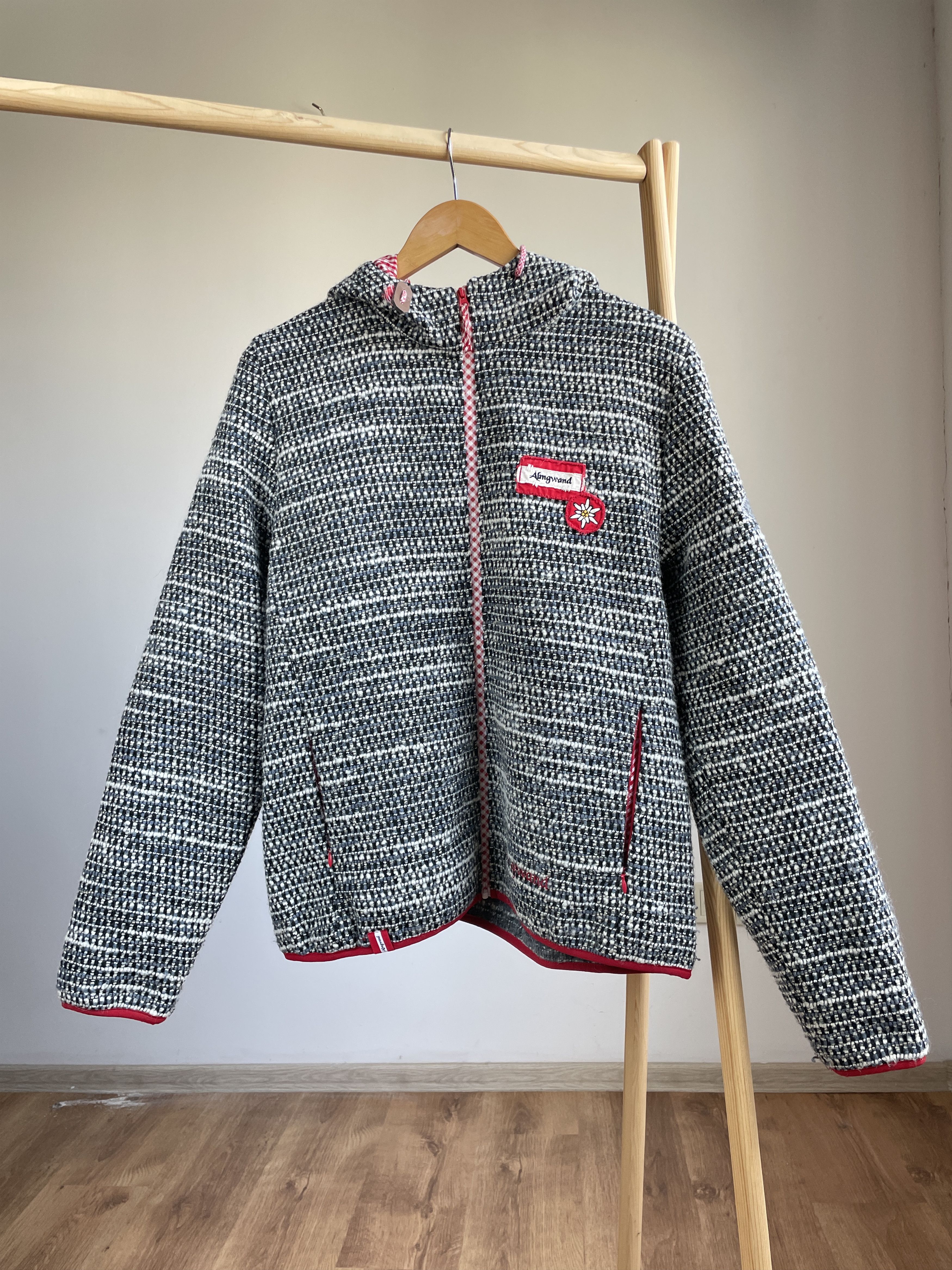 Other Almgwand Austria Womens Wool Knitted Jacket Size EUR 44 Size M / US 6-8 / IT 42-44 - 1 Thumbnail