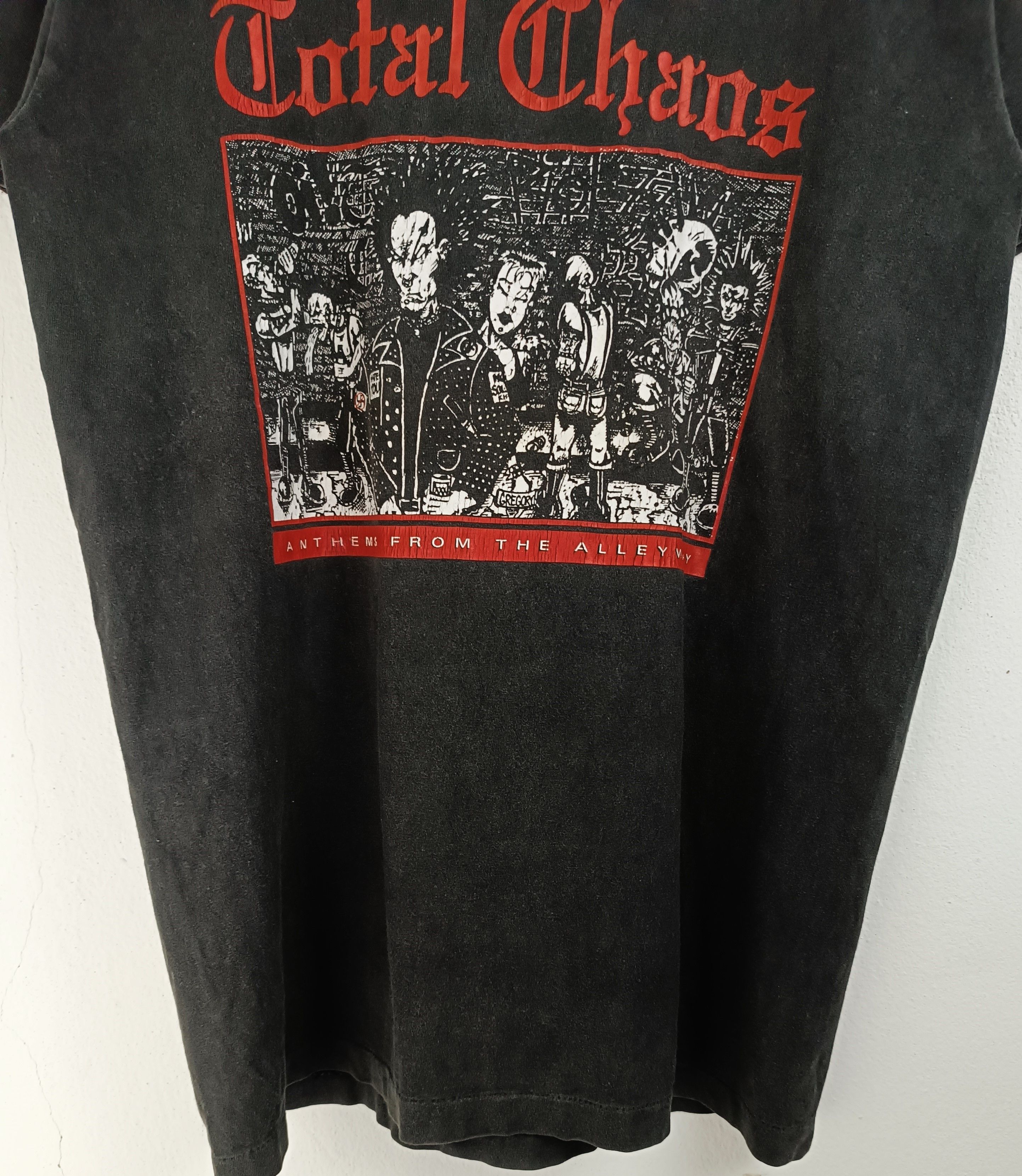 Band Tees THRASHED FADED VINTAGE 90'S TOTAL CHAOS ANTHEM HARDCORE PUNK Size US S / EU 44-46 / 1 - 7 Thumbnail