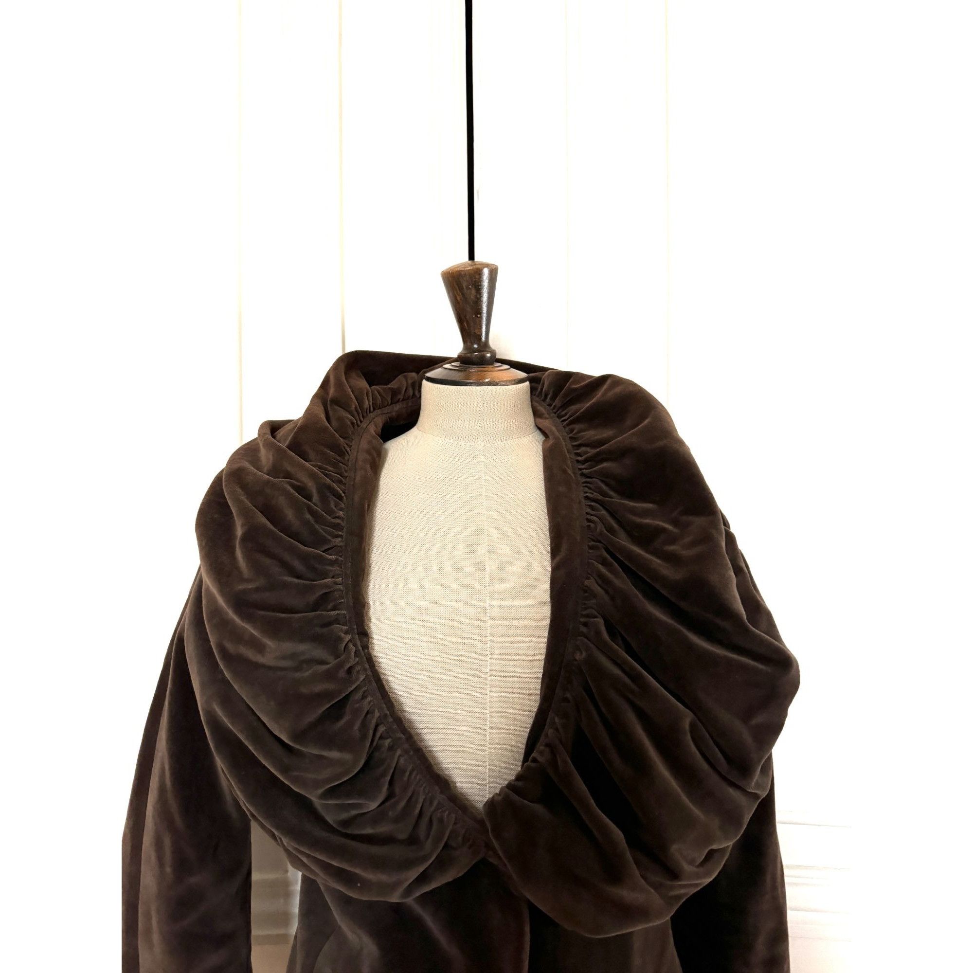 Dries Van Noten 1990s Brown Velvet Jacket Size M / US 6-8 / IT 42-44 - 2 Thumbnail