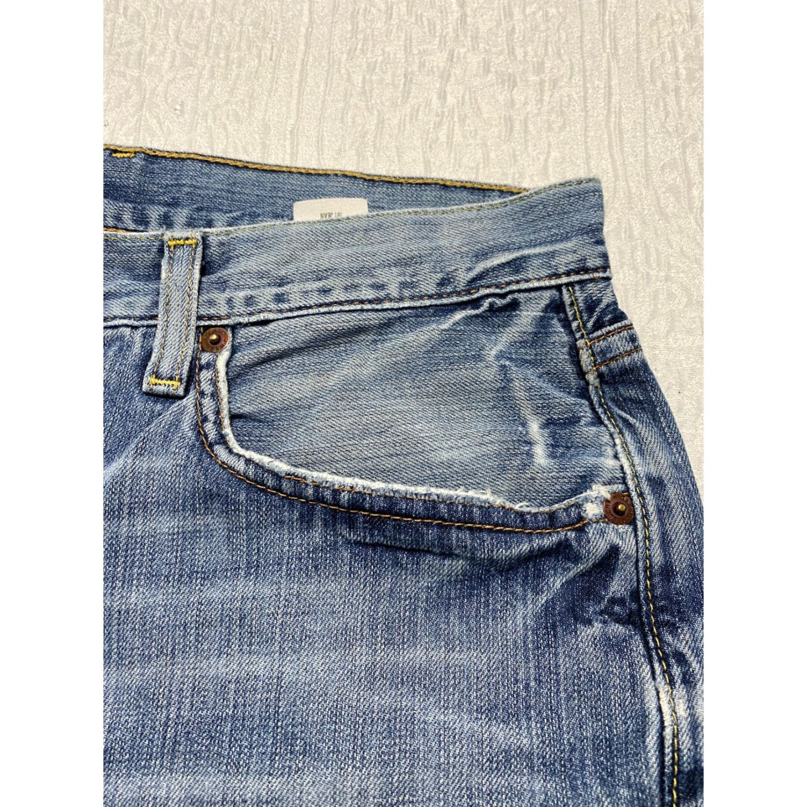 Lucky Brand VINTAGE Lucky Brand Jeans Mens 34 Blue Denim 5-Pocket Button Rise Mid Distressed Logo Cotton Straight 33 Inseam Regular Waist 34 California Mexico Size US 34 / EU 50 - 4 Thumbnail