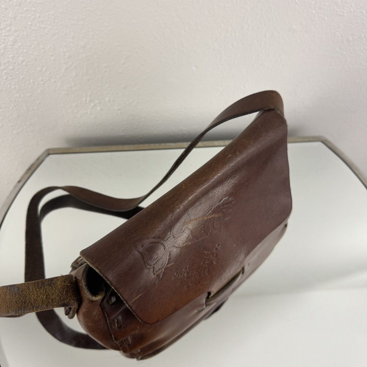 Other Vintage 90s Brown Tooled Leather Flower Butterfly Saddle Bag Size ONE SIZE - 13 Thumbnail