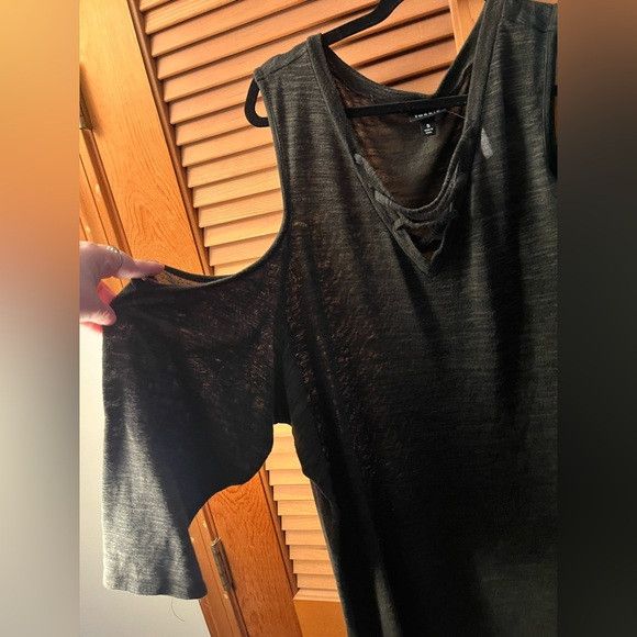 Torrid Torrid Foxy V-Neck Lace-Up Cold Shoulder Top size 5x Size 4XL / US 24-26 - 4 Thumbnail
