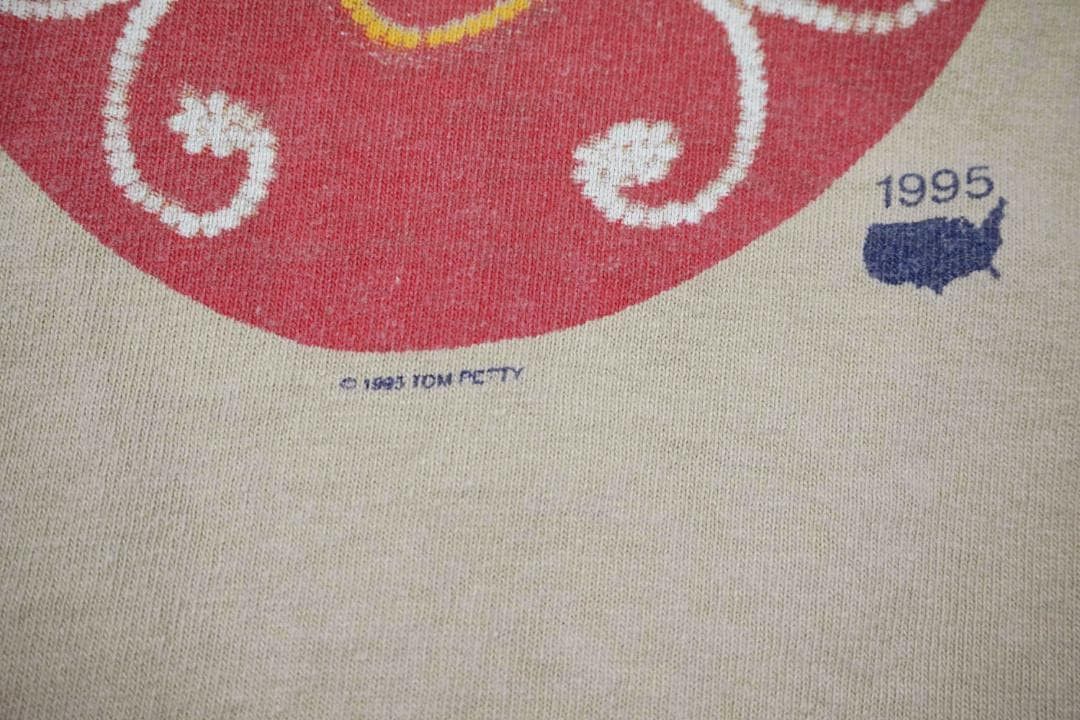 Band Tees 90's USA Made Tom Petty Wildflowers T-ShirtVintage Size US L / EU 52-54 / 3 - 5 Thumbnail