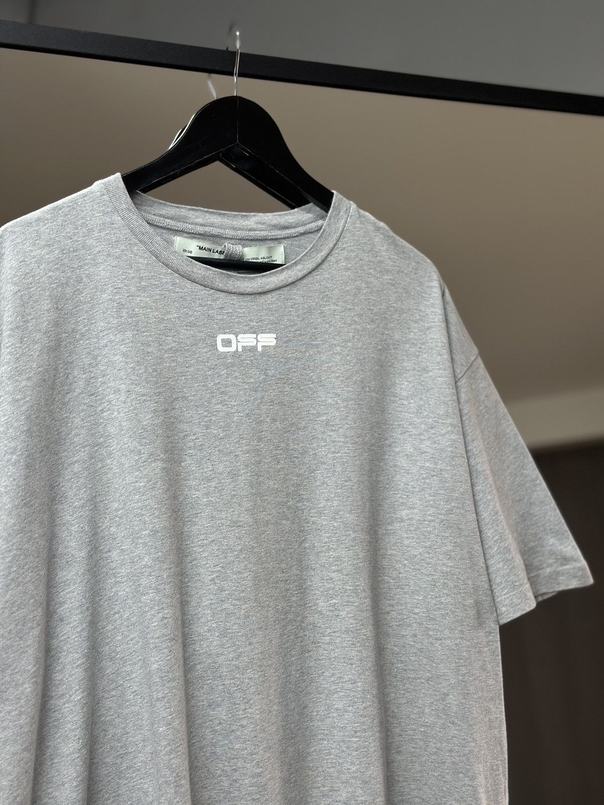Off-White Vintage Off-White Cabin Baggage Arrows Tee Y2k Size US L / EU 52-54 / 3 - 3 Thumbnail