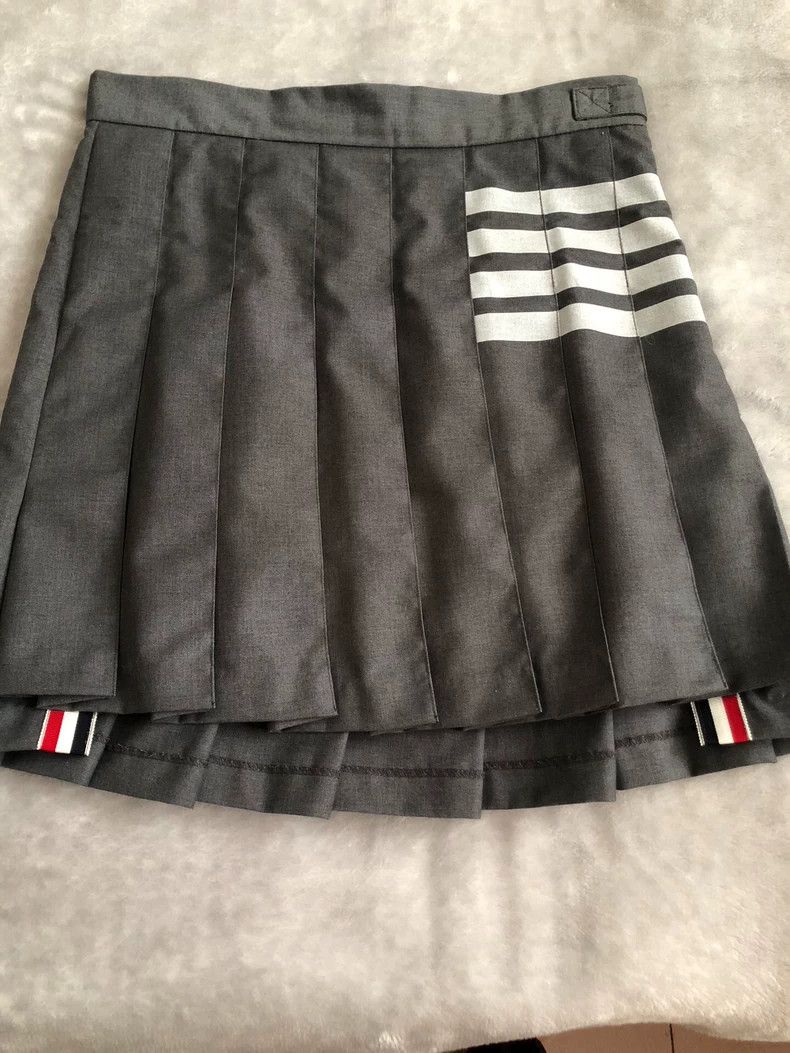 Thom Browne Thom Browne Gray woolen short skirt Size 25" / US 0 / IT 36 - 1 Thumbnail