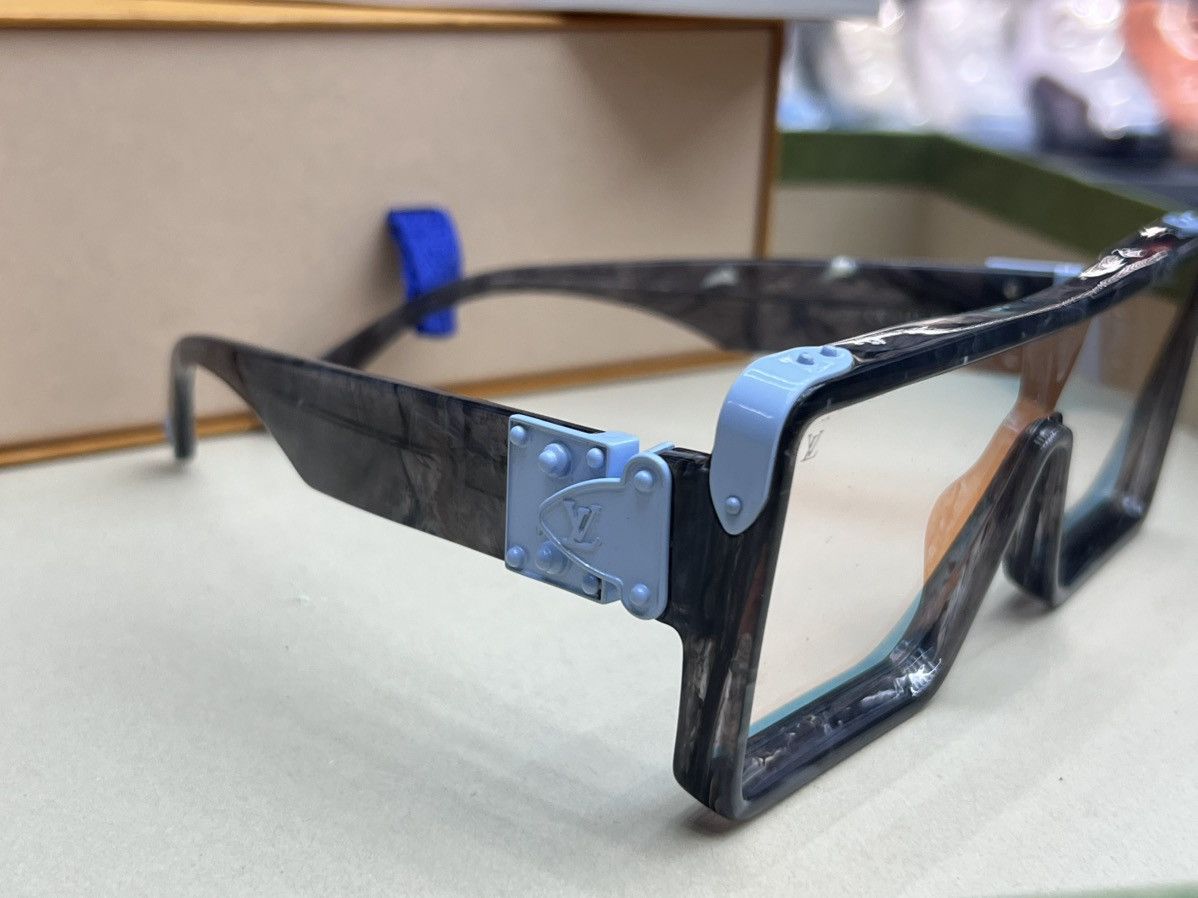 Louis Vuitton Louis Vuitton Dayton Sunglasses Size ONE SIZE - 2 Thumbnail