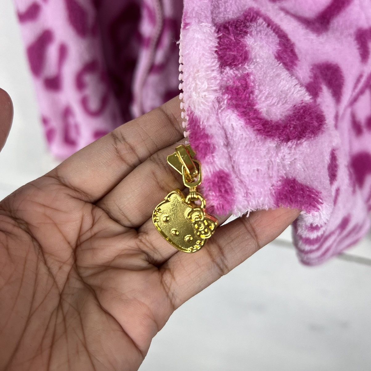 Japanese Brand 🔥 VINTAGE HELLO KITTY FAUX FUR FLEECE HOODIE Size L / US 10 / IT 46 - 14 Thumbnail