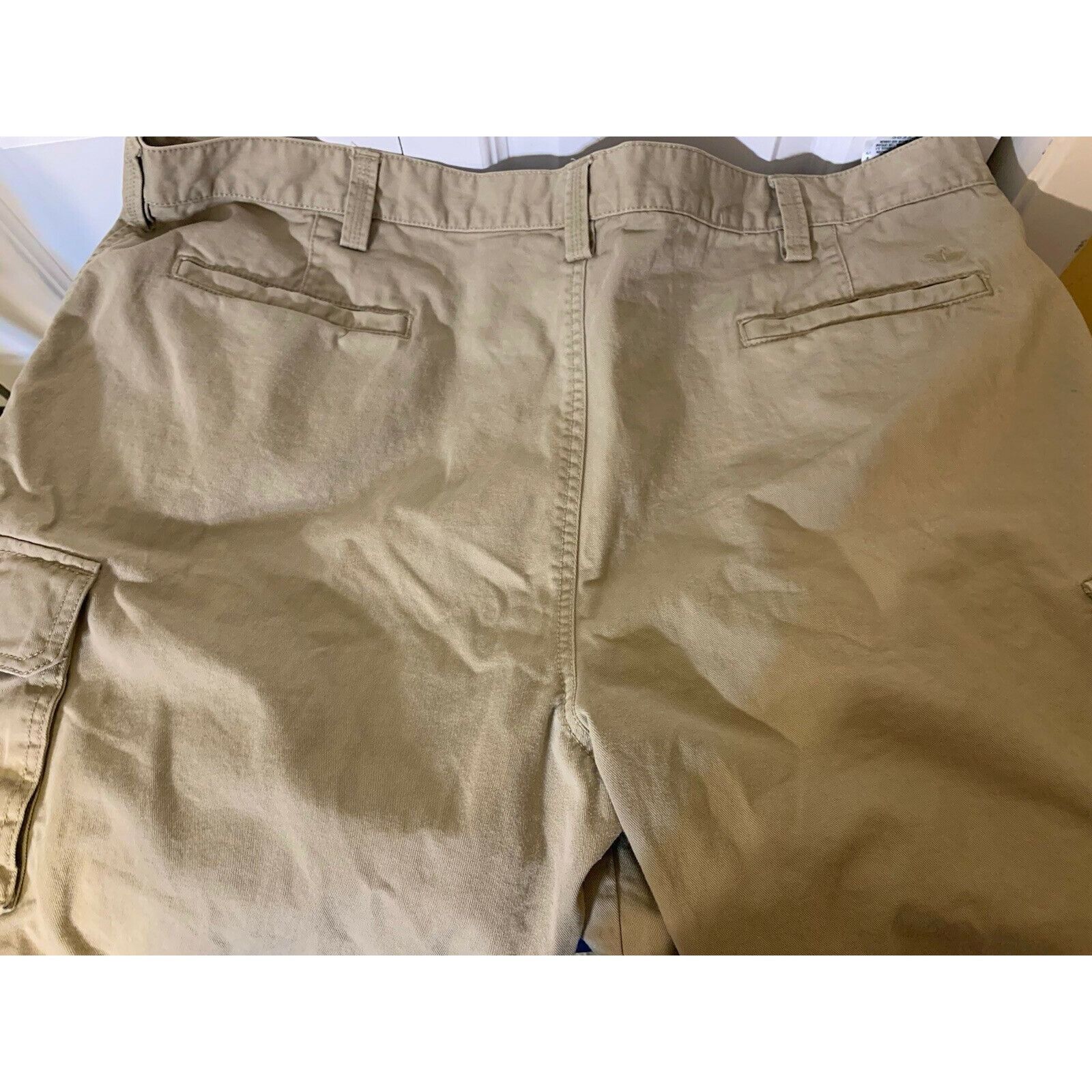 Dockers Dockers Men’s Sz 44 tan Cargo Shorts Cotton Regular Fit Mult Size US 44 / EU 60 - 8 Thumbnail