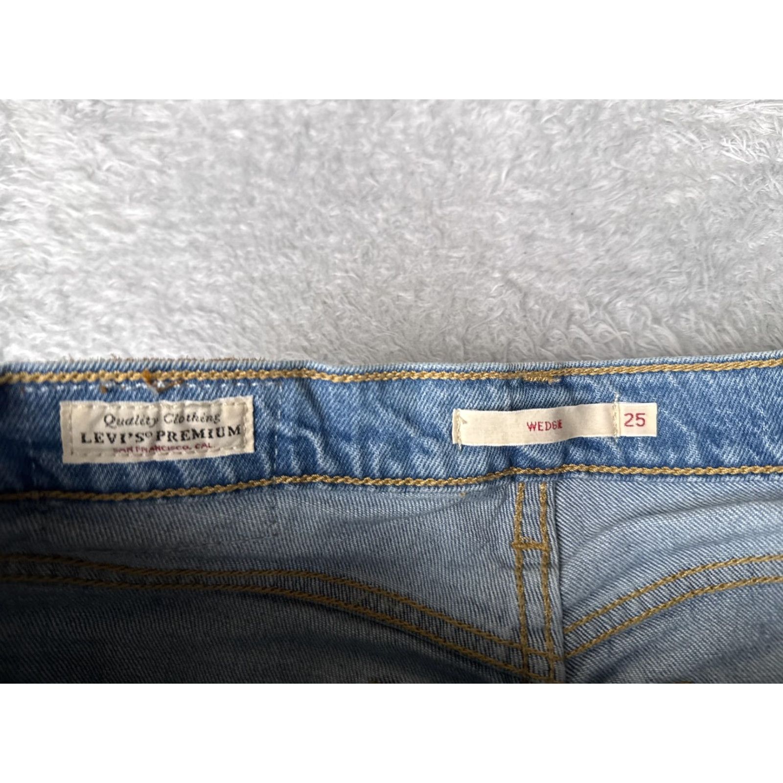 Levi's Levis Jeans Womens 25 Blue Premium Wedgie Light High Rise Button Fly Denim Size 42" / US 20 - 7 Thumbnail