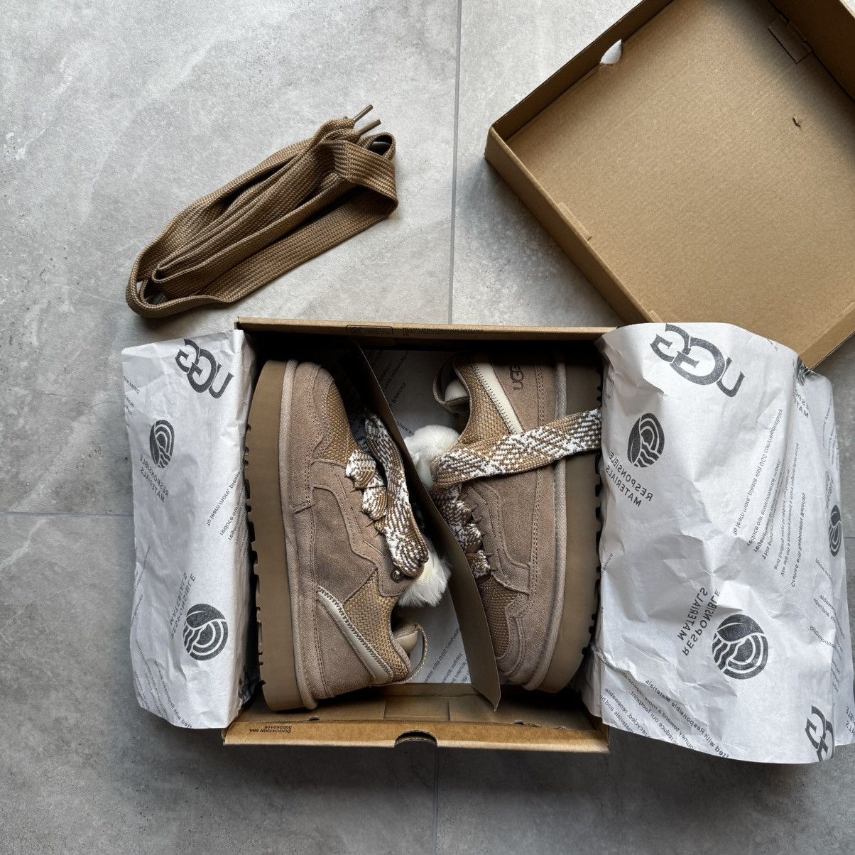 Ugg UGG Lowmel Sand Sneaker with Original Package EU 38/ US 7.5 Size US 8 / IT 38 - 10 Thumbnail