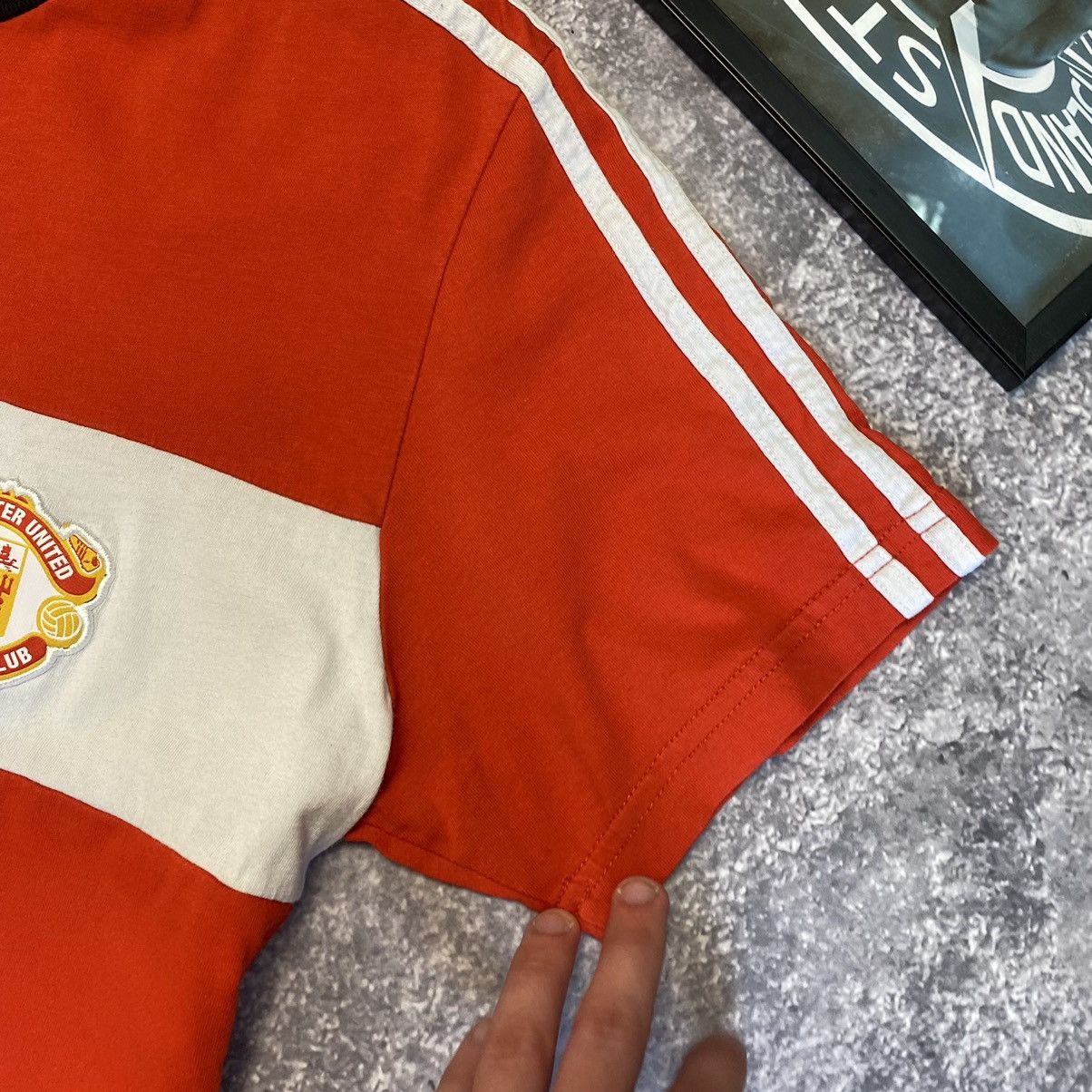 Adidas Vintage Adidas Manchester United 2015 Small Logo tee Size US L / EU 52-54 / 3 - 6 Thumbnail