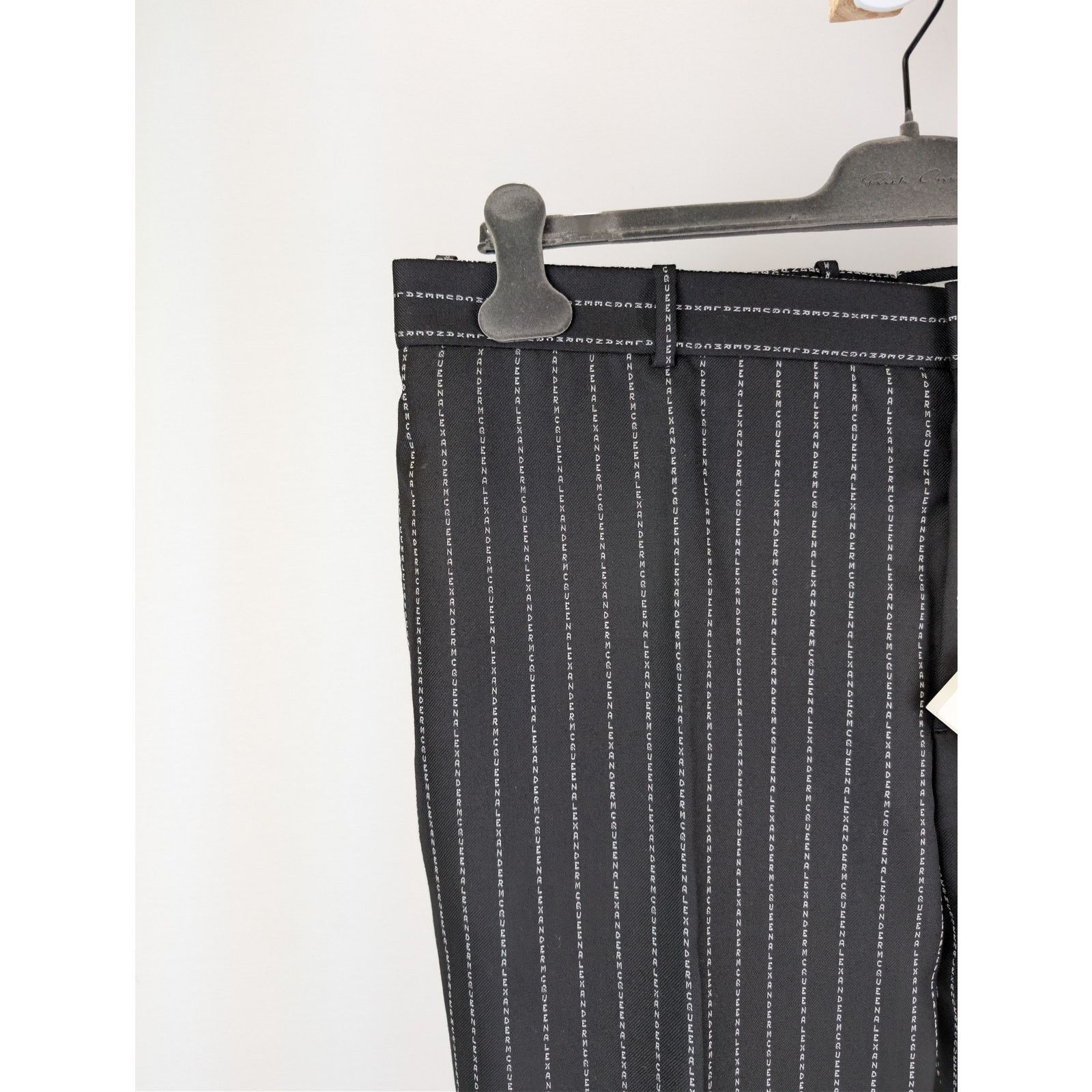 Alexander McQueen o1rshd1 McQueen Lettered Pinstripe Pants in Black/White Size US 40 / EU 56 - 6 Thumbnail
