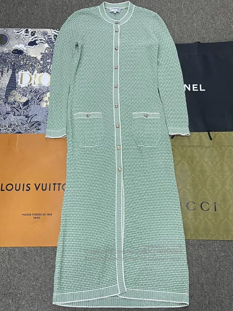 Chanel Chanel Cow green and white striped long knitted cardigan c Size S / US 4 / IT 40 - 1 Thumbnail
